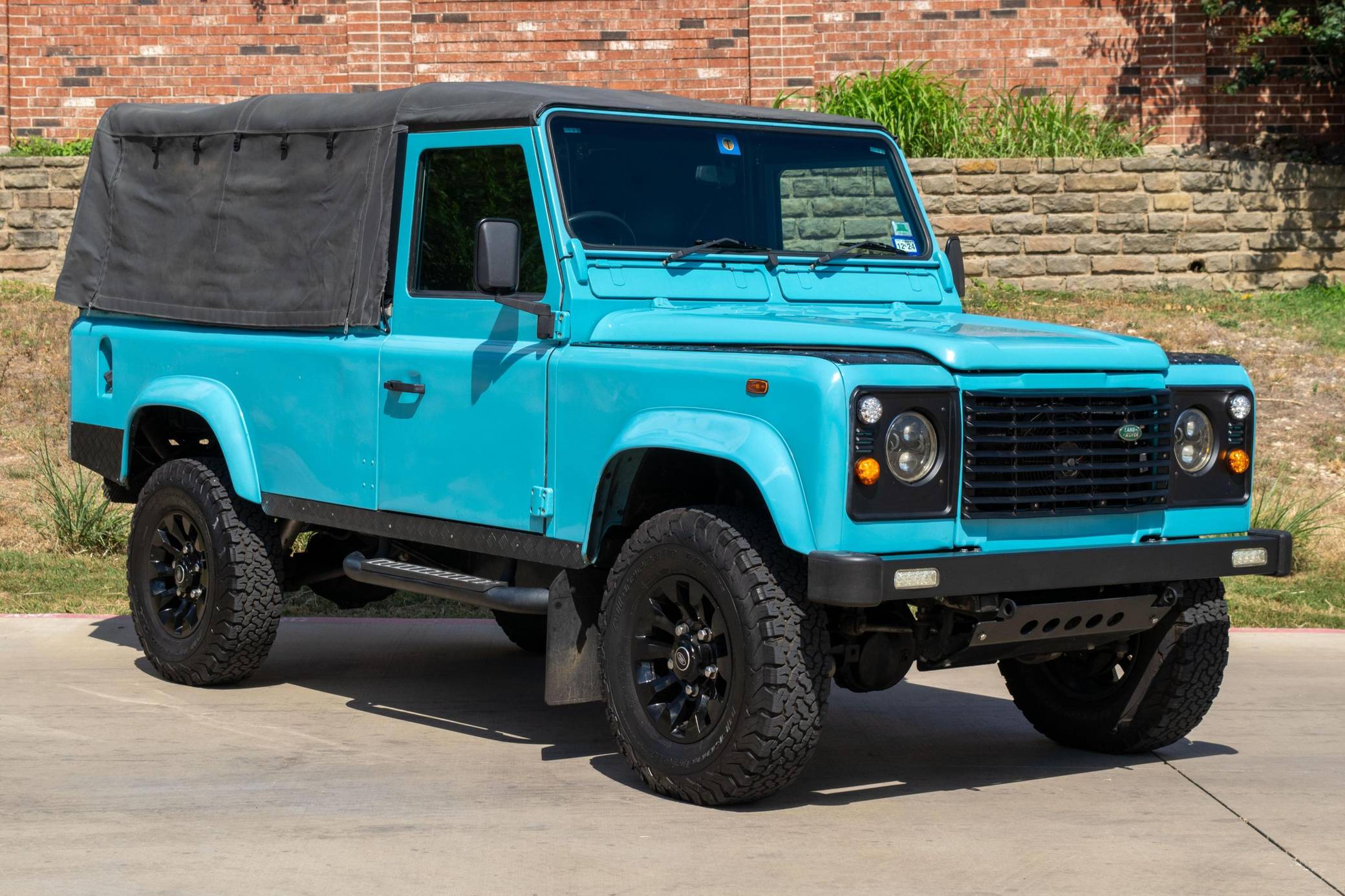 1994 Land Rover Defender 110 VIN: AAPV0122090666068 for Sale