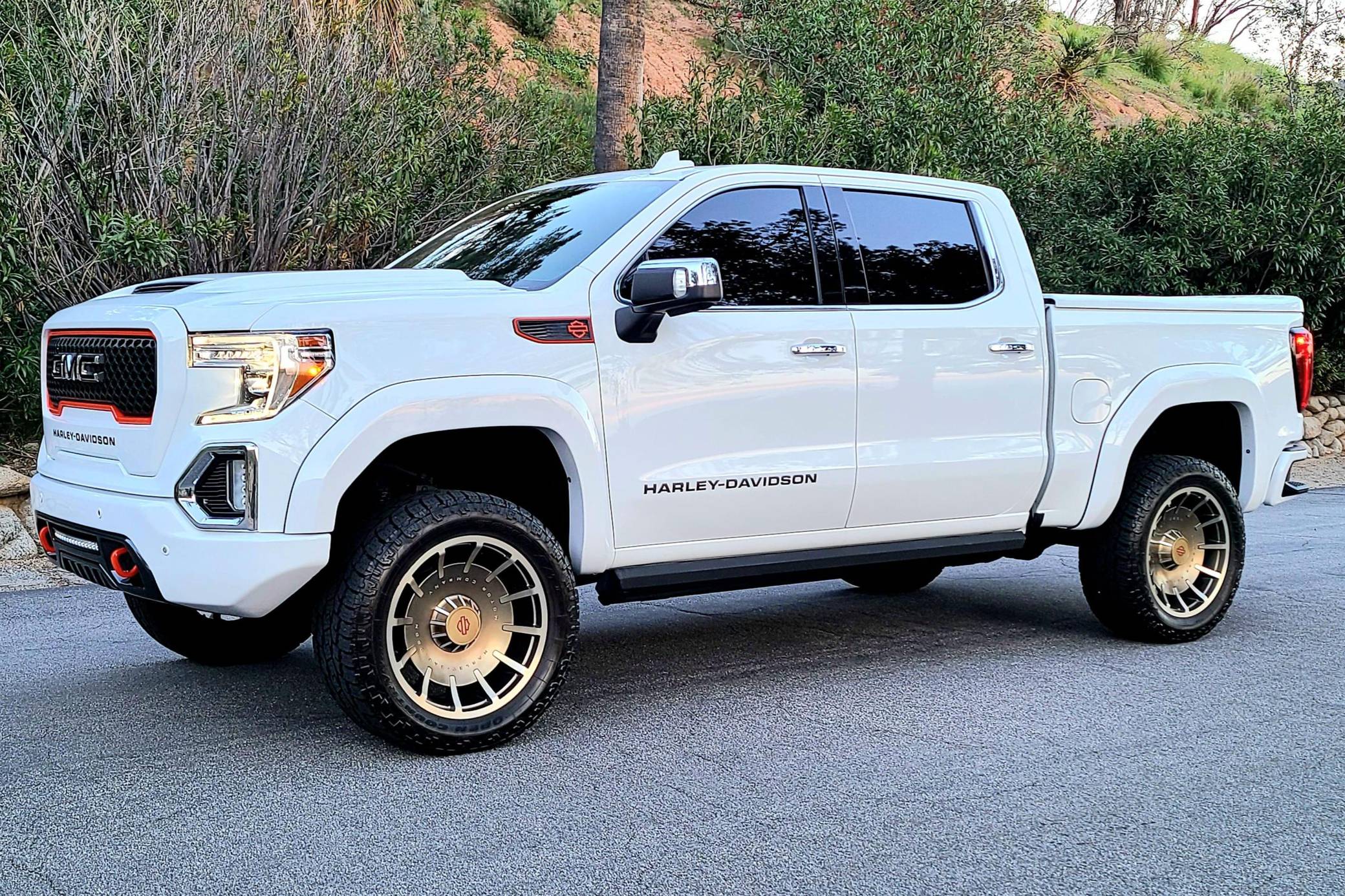 2021 silverado shop harley davidson