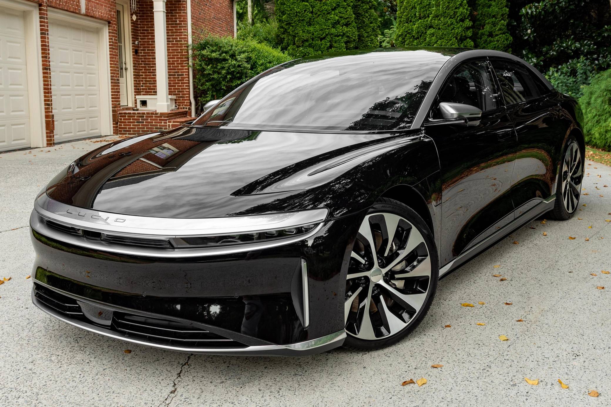 Lucid deals air transmission