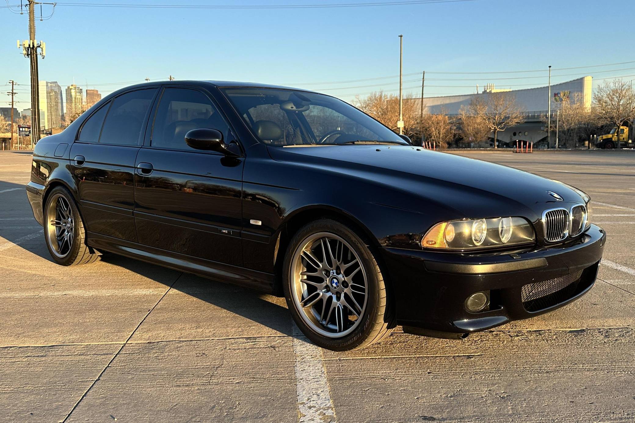 220 Bmw E39 Royalty-Free Images, Stock Photos & Pictures
