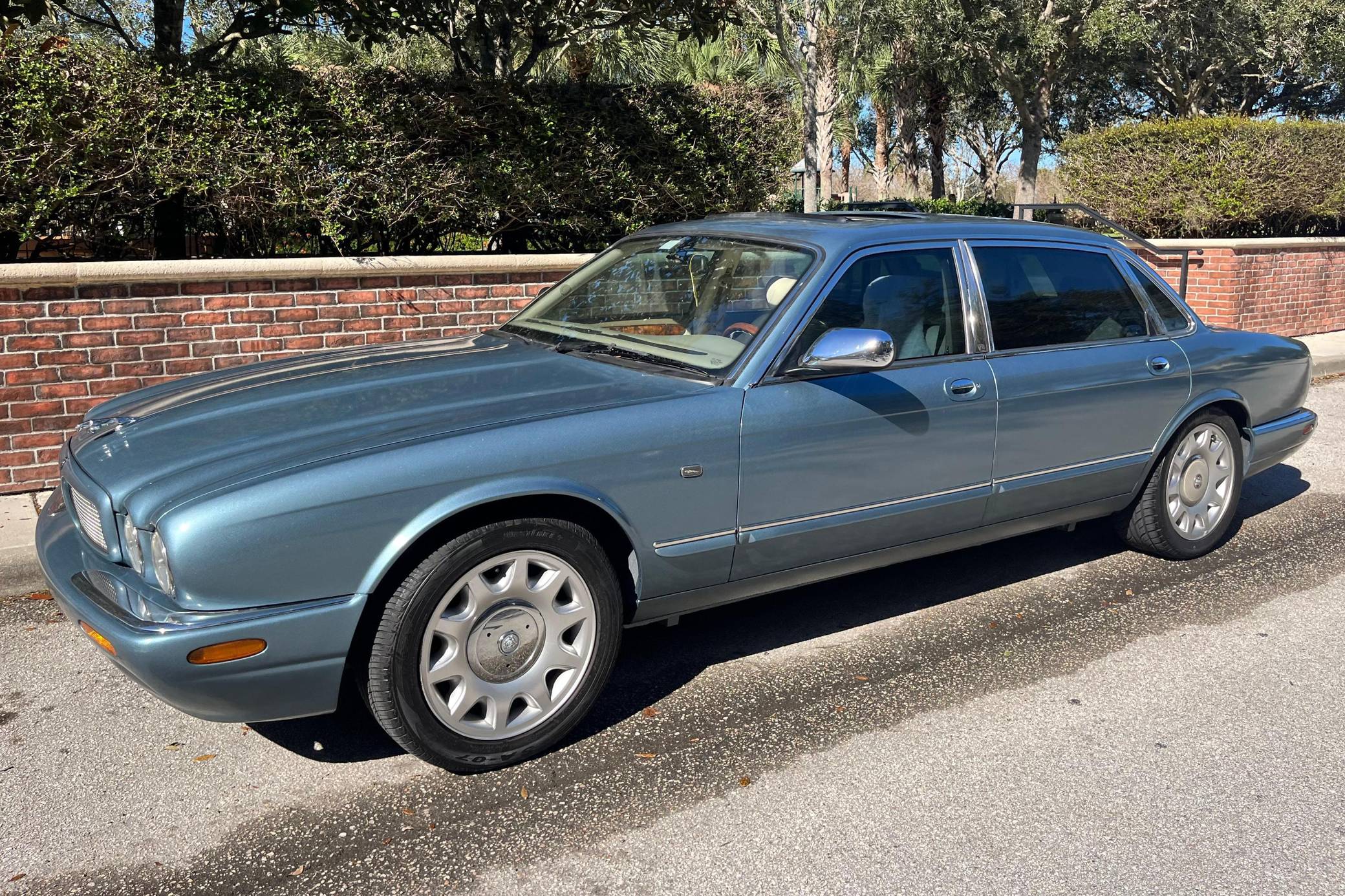 2002 Jaguar V8 Super