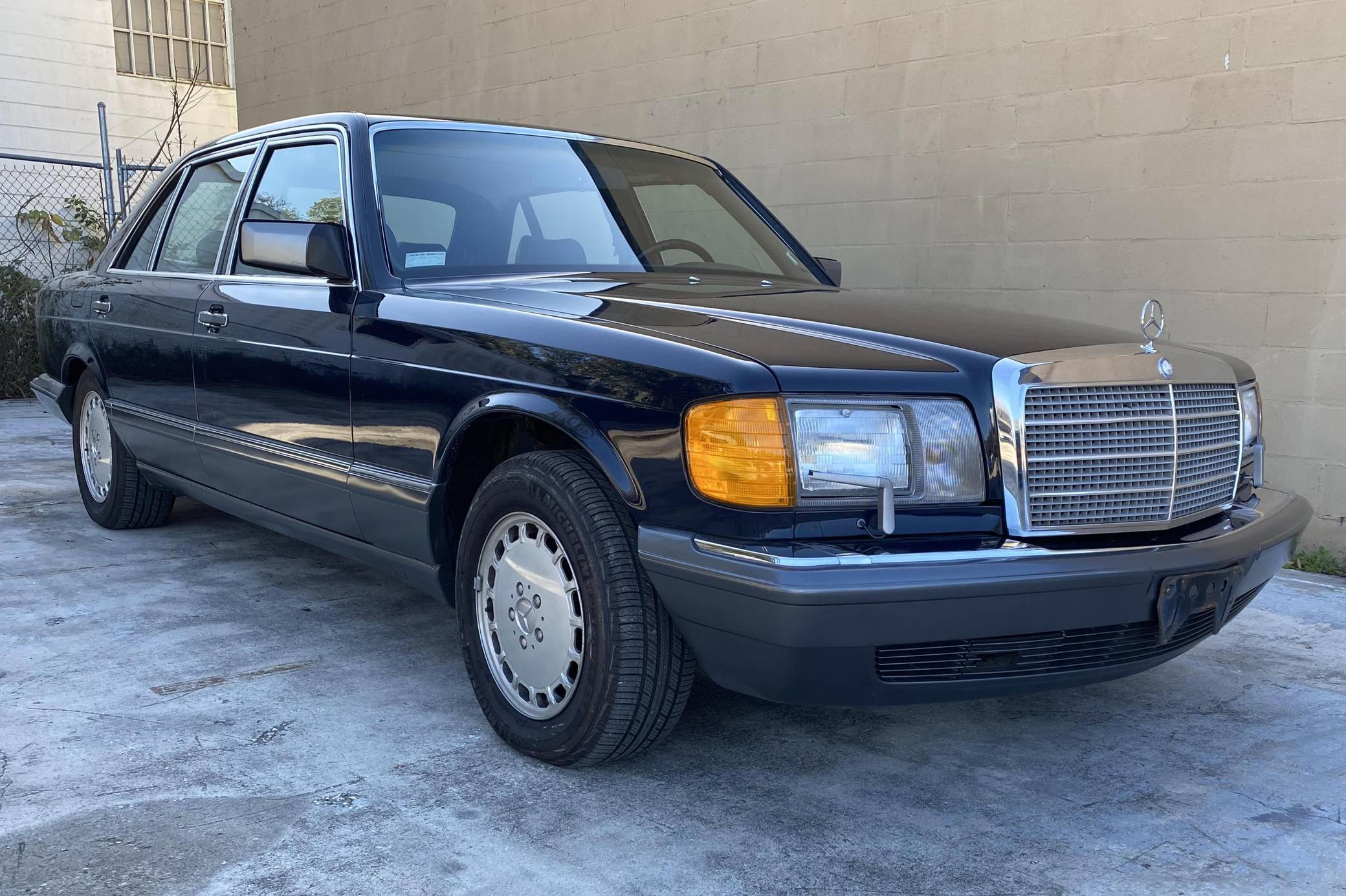 1986 Mercedes-Benz 560SEL