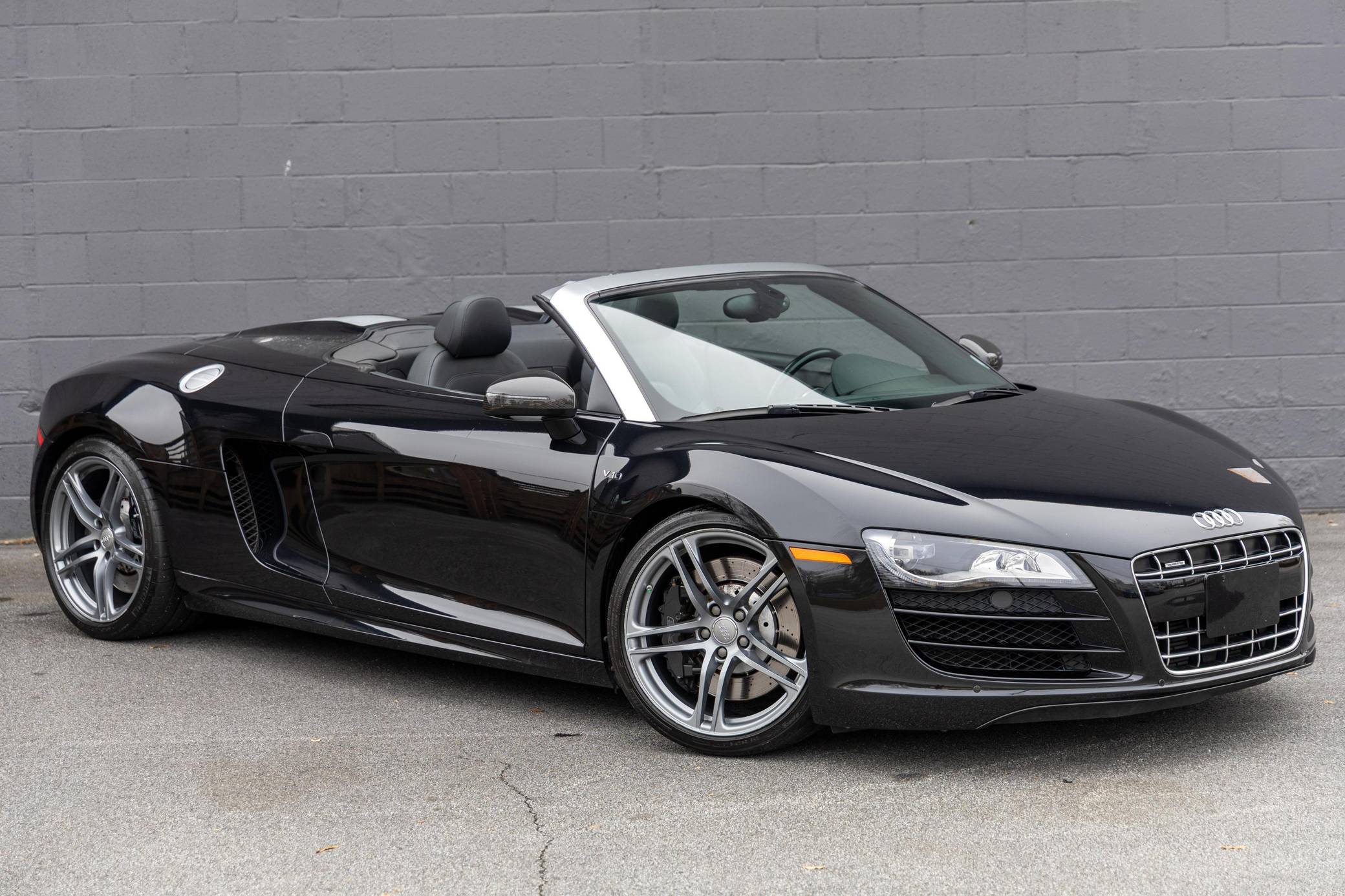 2011 Audi R8 V10 Spyder VIN: WUAVNAFG0BN000512 for Sale - Cars & Bids