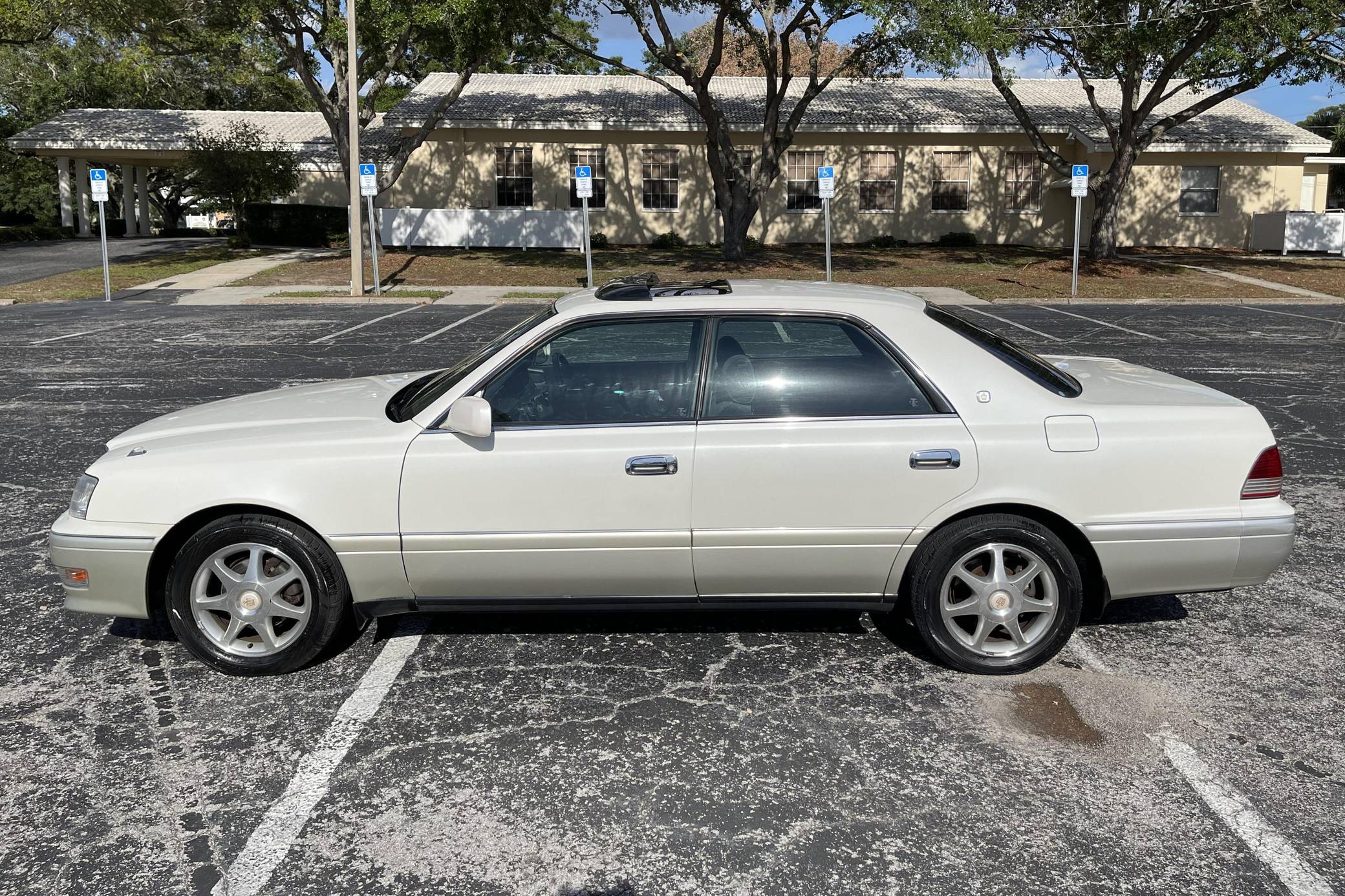 1997 Toyota Crown Royal Touring