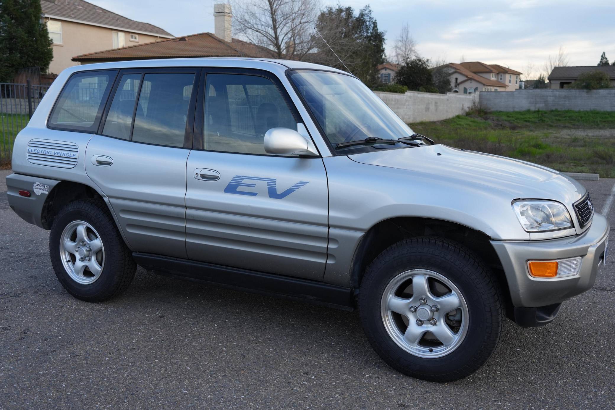 2002 Toyota RAV4 EV