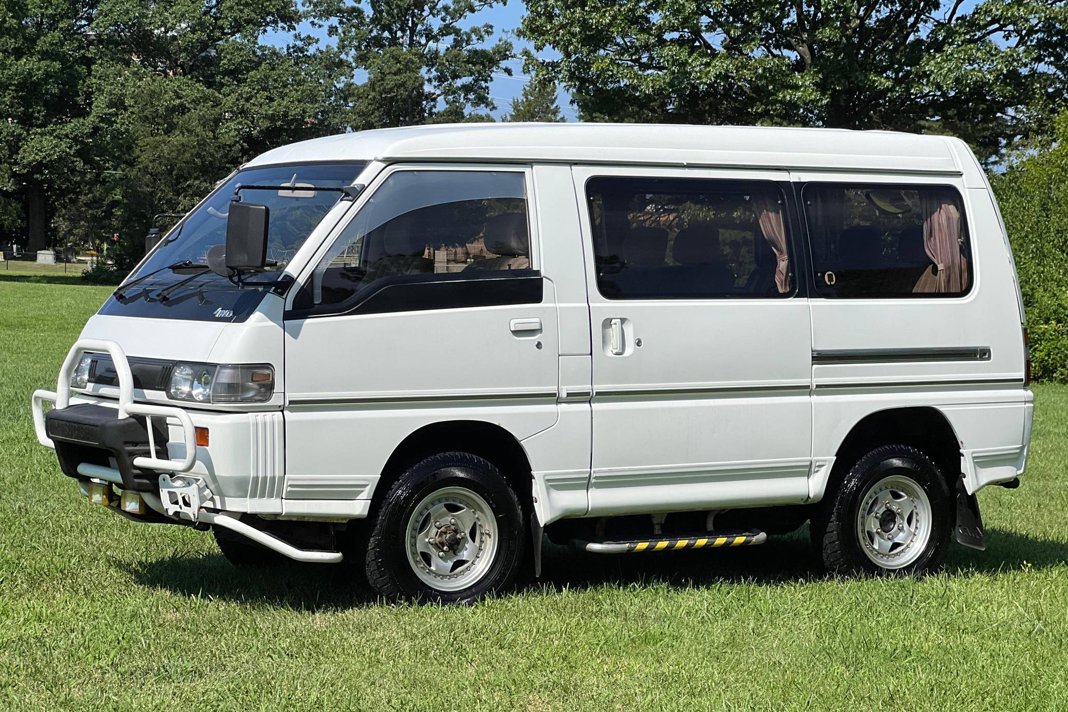 1993 Mitsubishi Delica Star Wagon 4WD