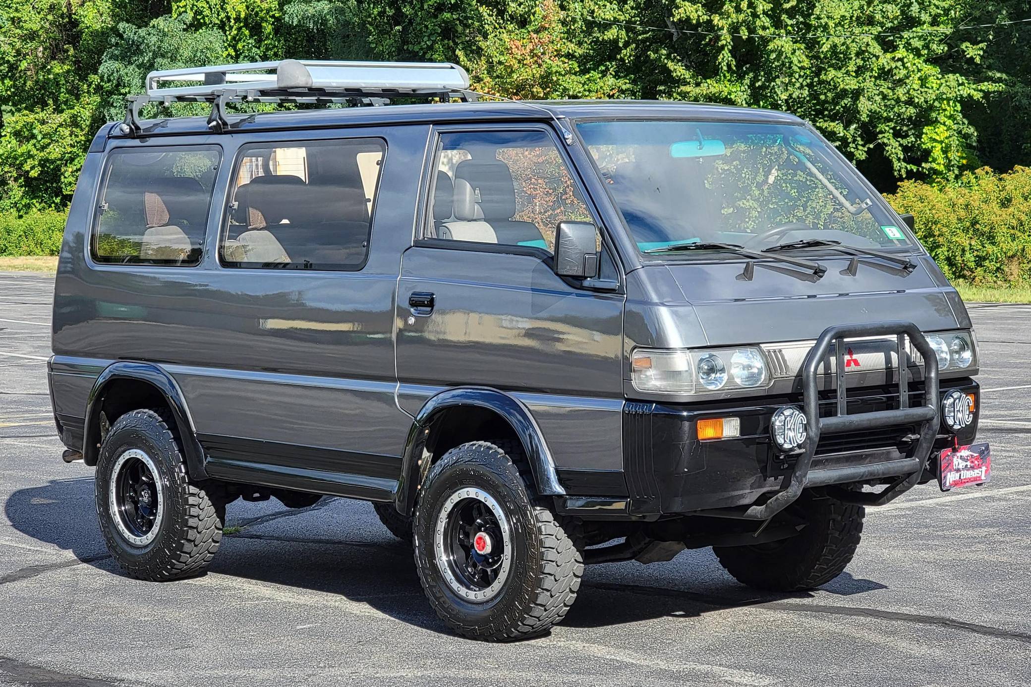 Mitsubishi delica hot sale van