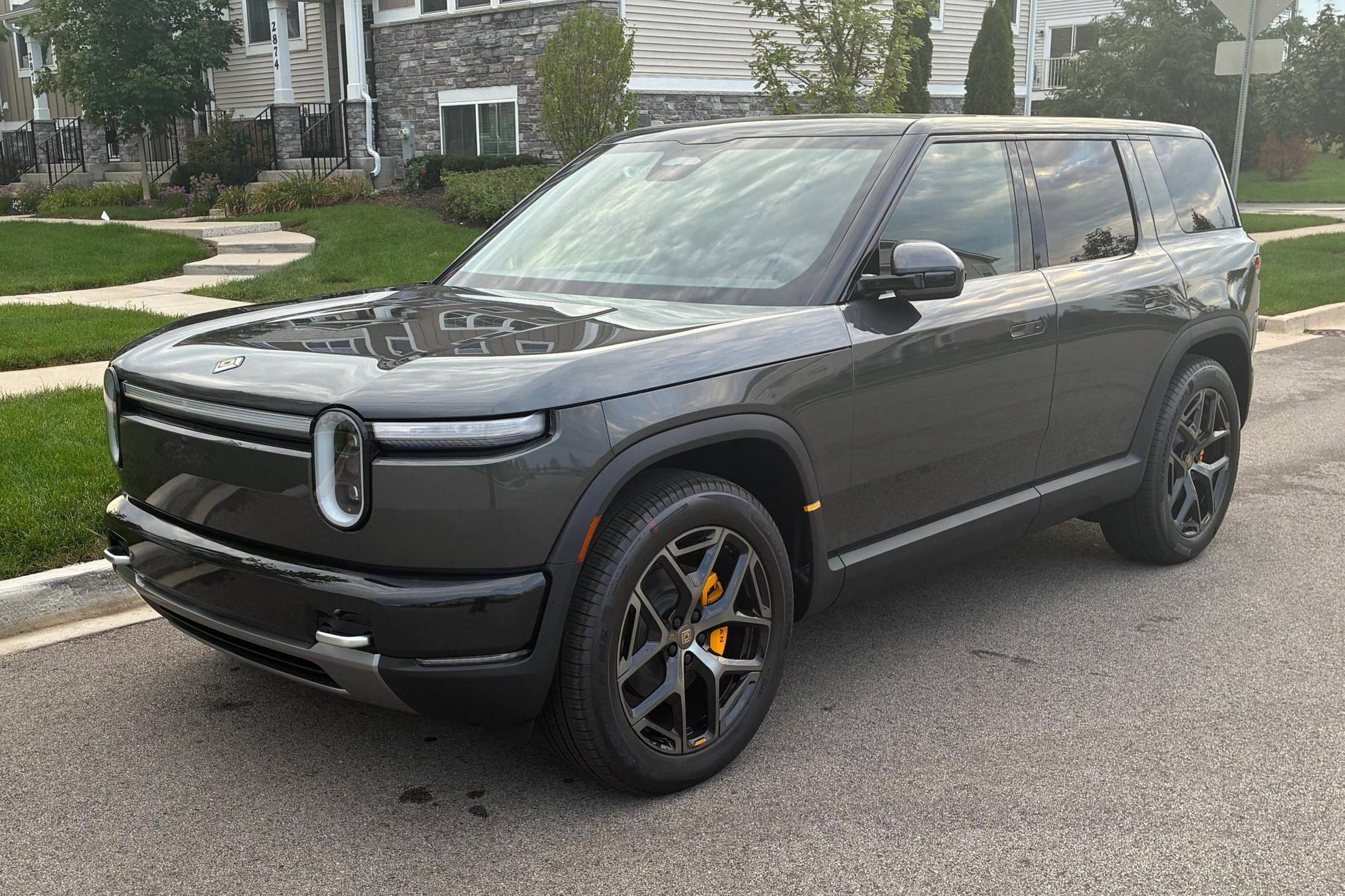 2027 Rivian R2