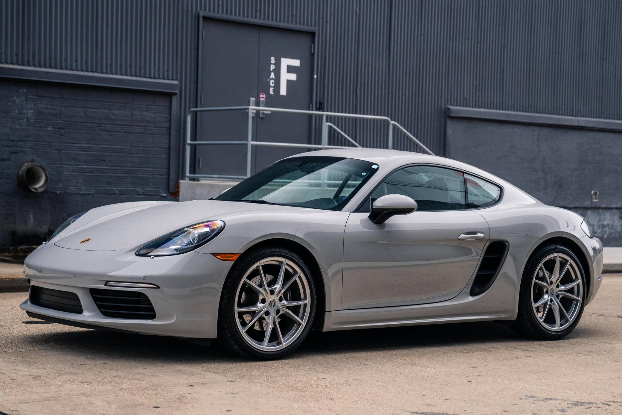 2022 Porsche 718 Cayman