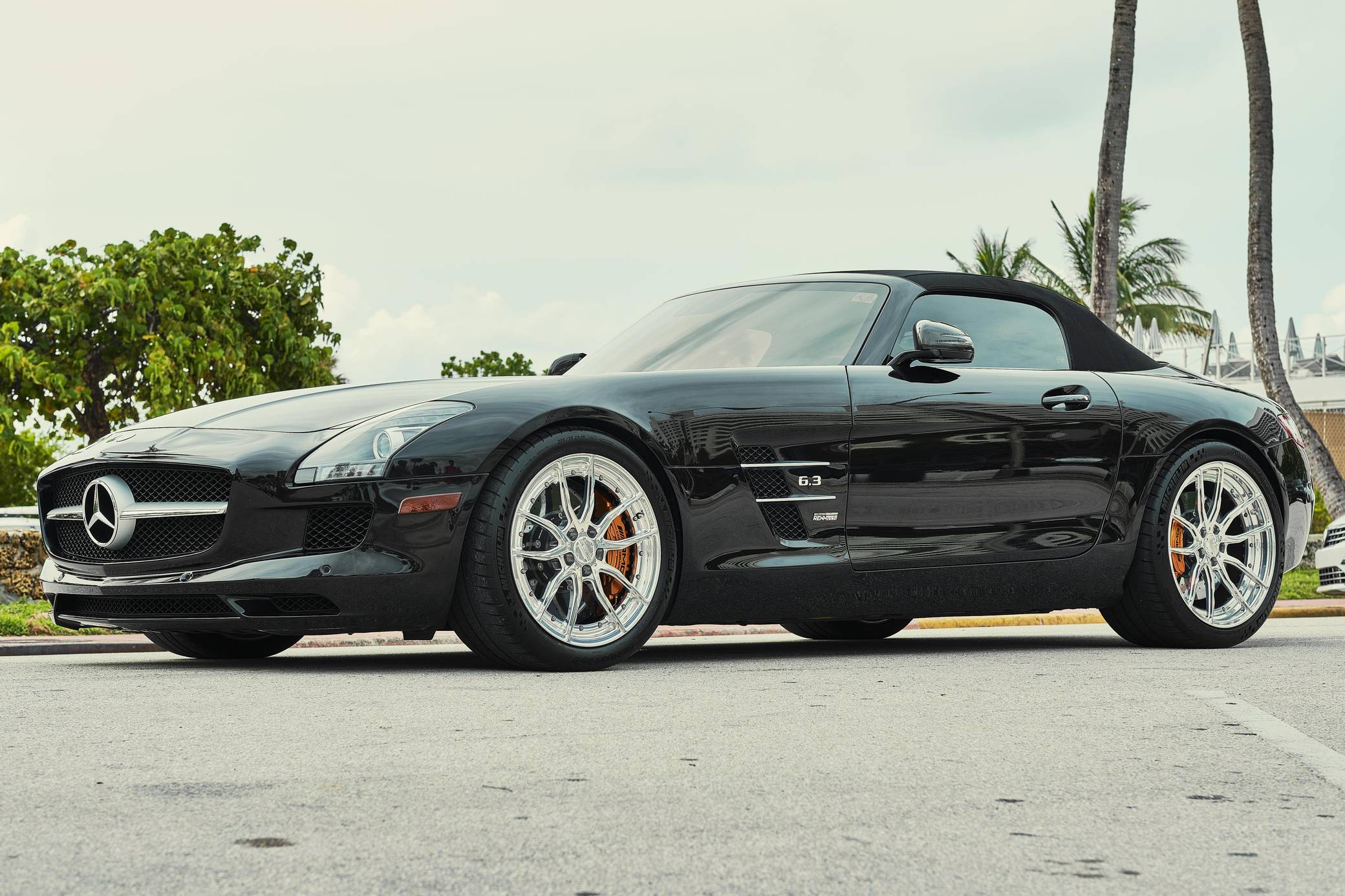 ミニカー Mercedes-Benz SLS AMG Roadster Amazon.com: KiNSMART - Mercedes-Benz SLS AMG 1:36 Scale 5