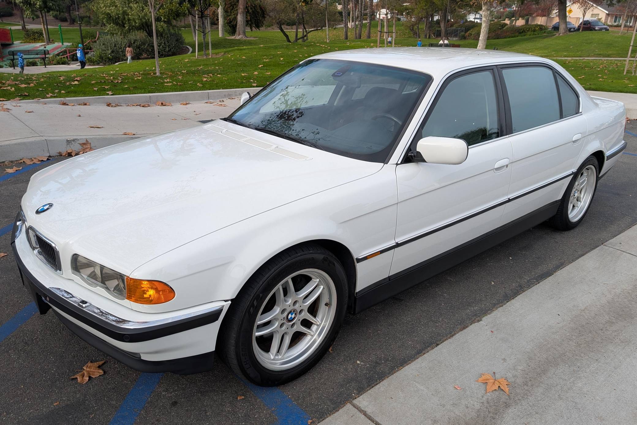 2000 BMW 750iL