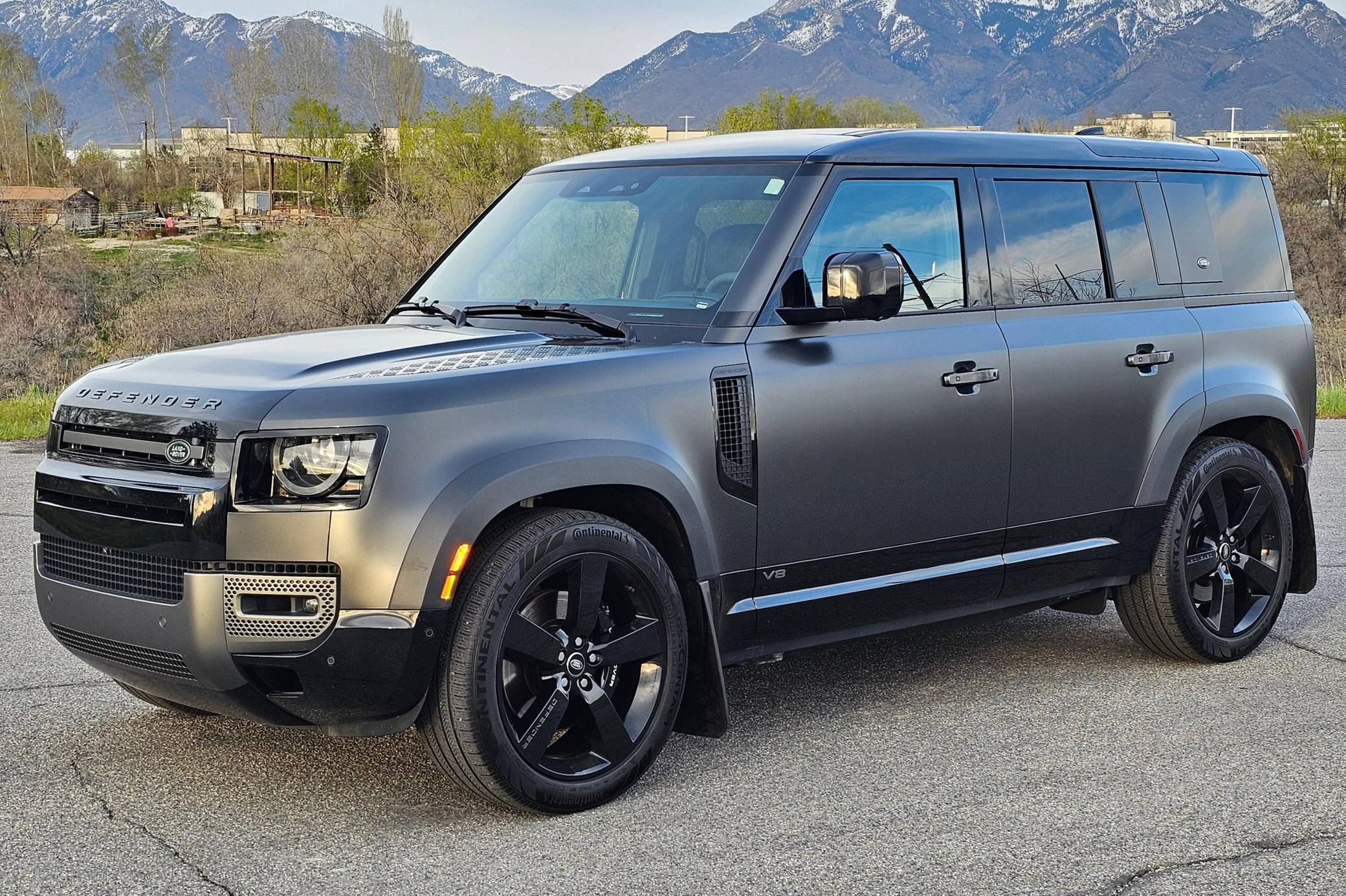 2023 Land Rover Defender 110 V8 Carpathian Edition