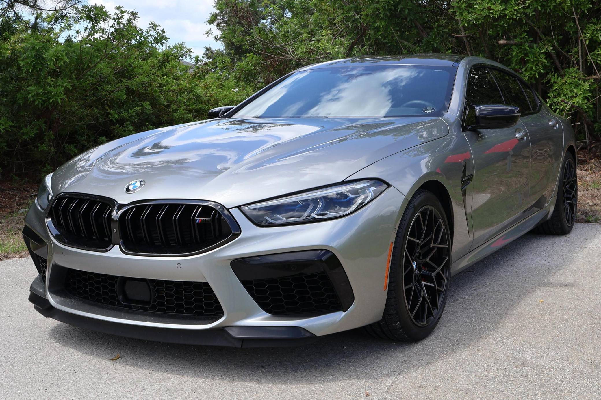 2022 BMW M8