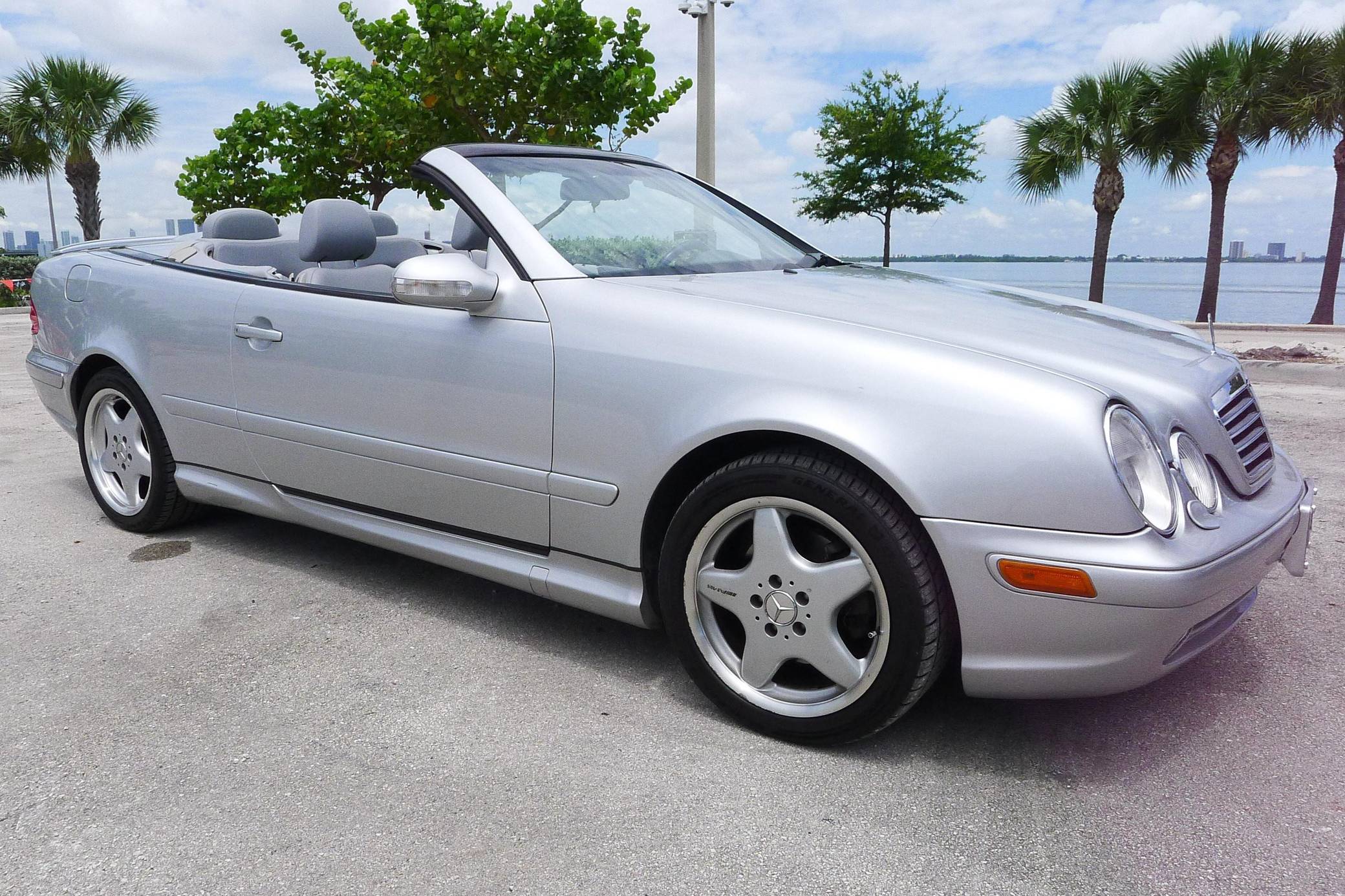 2001 Mercedes-Benz CLK-Class