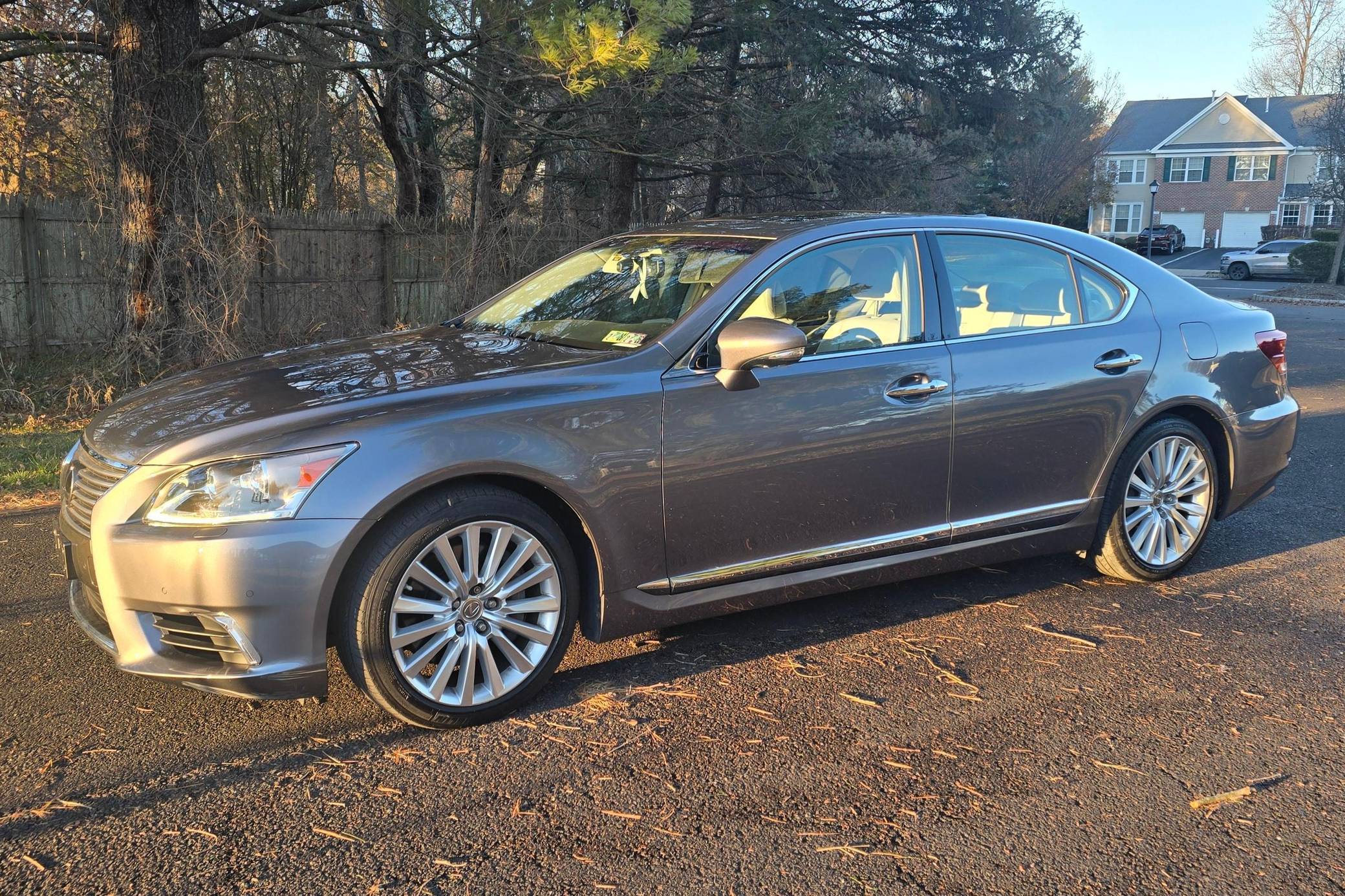 2017 Lexus LS 460 VIN: JTHCL5EF5H5029277 for Sale - Cars & Bids
