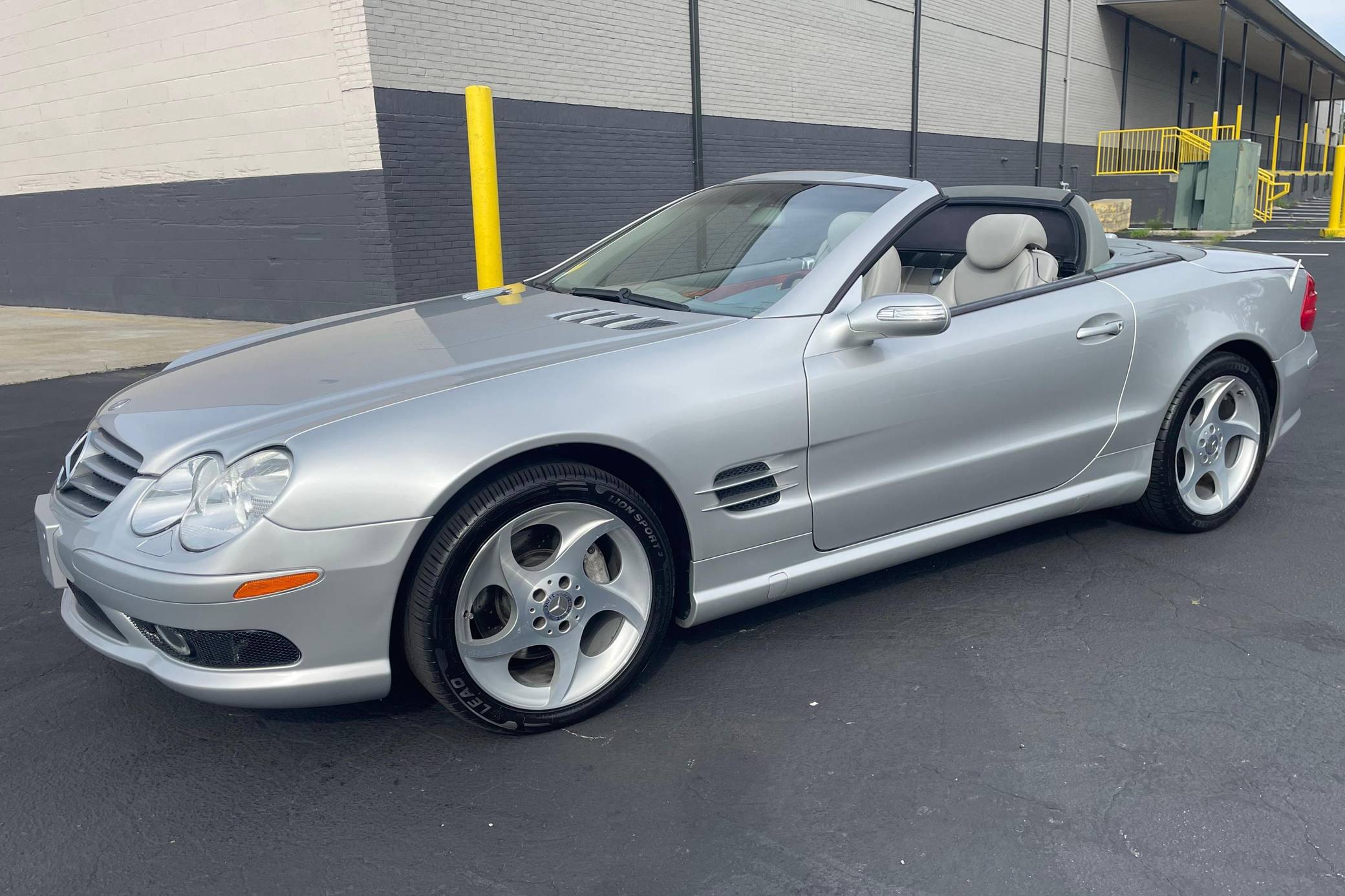 2004 Mercedes-Benz R230 SL
