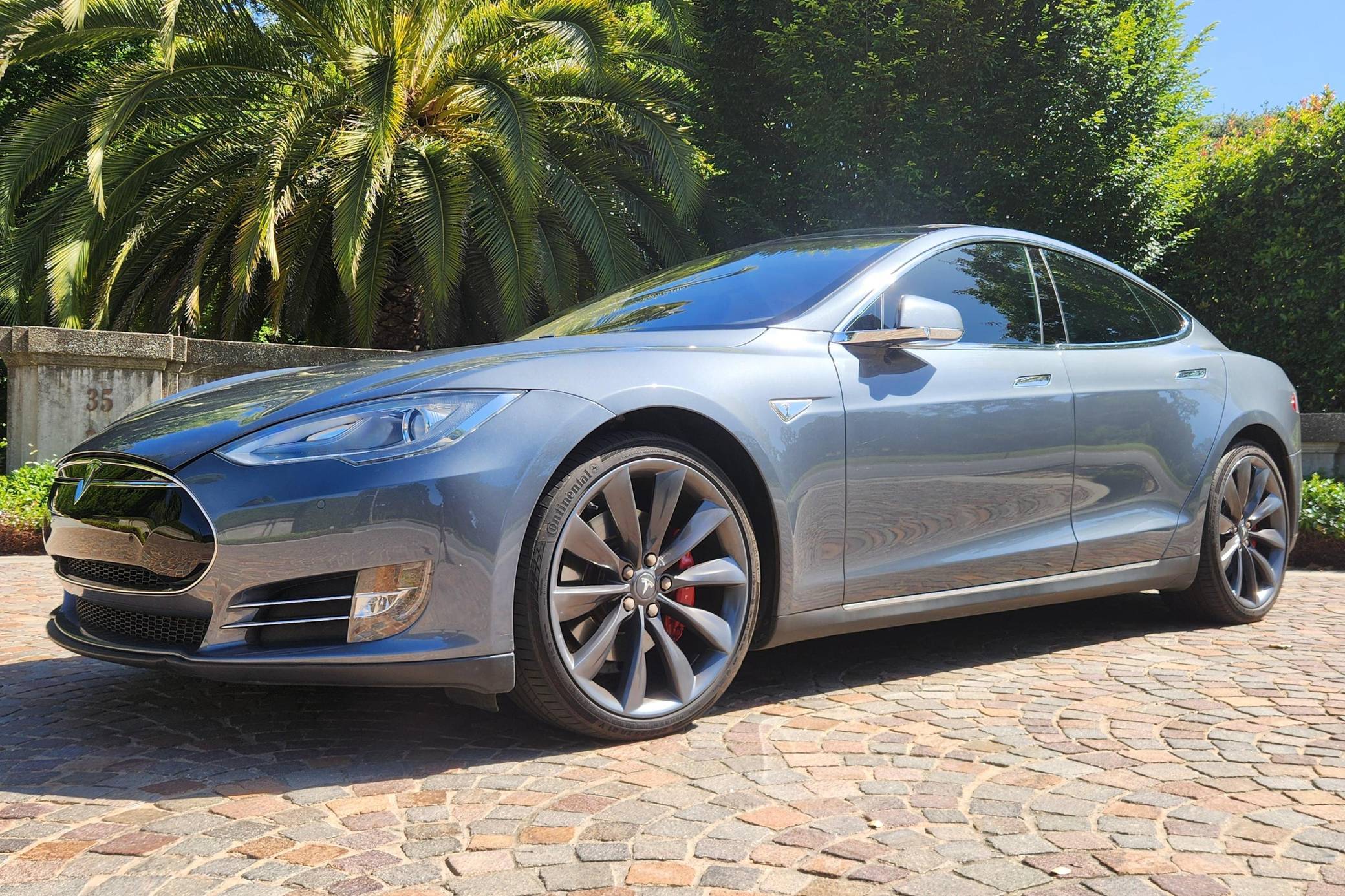 2014 Tesla S