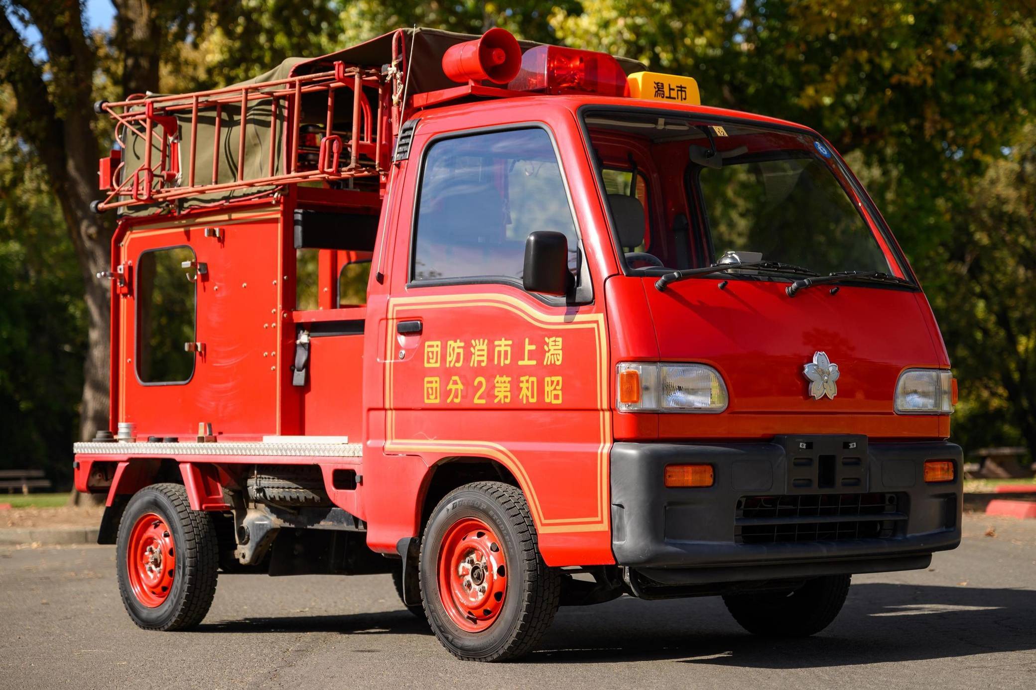 1992 Subaru Sambar 4WD Fire Truck