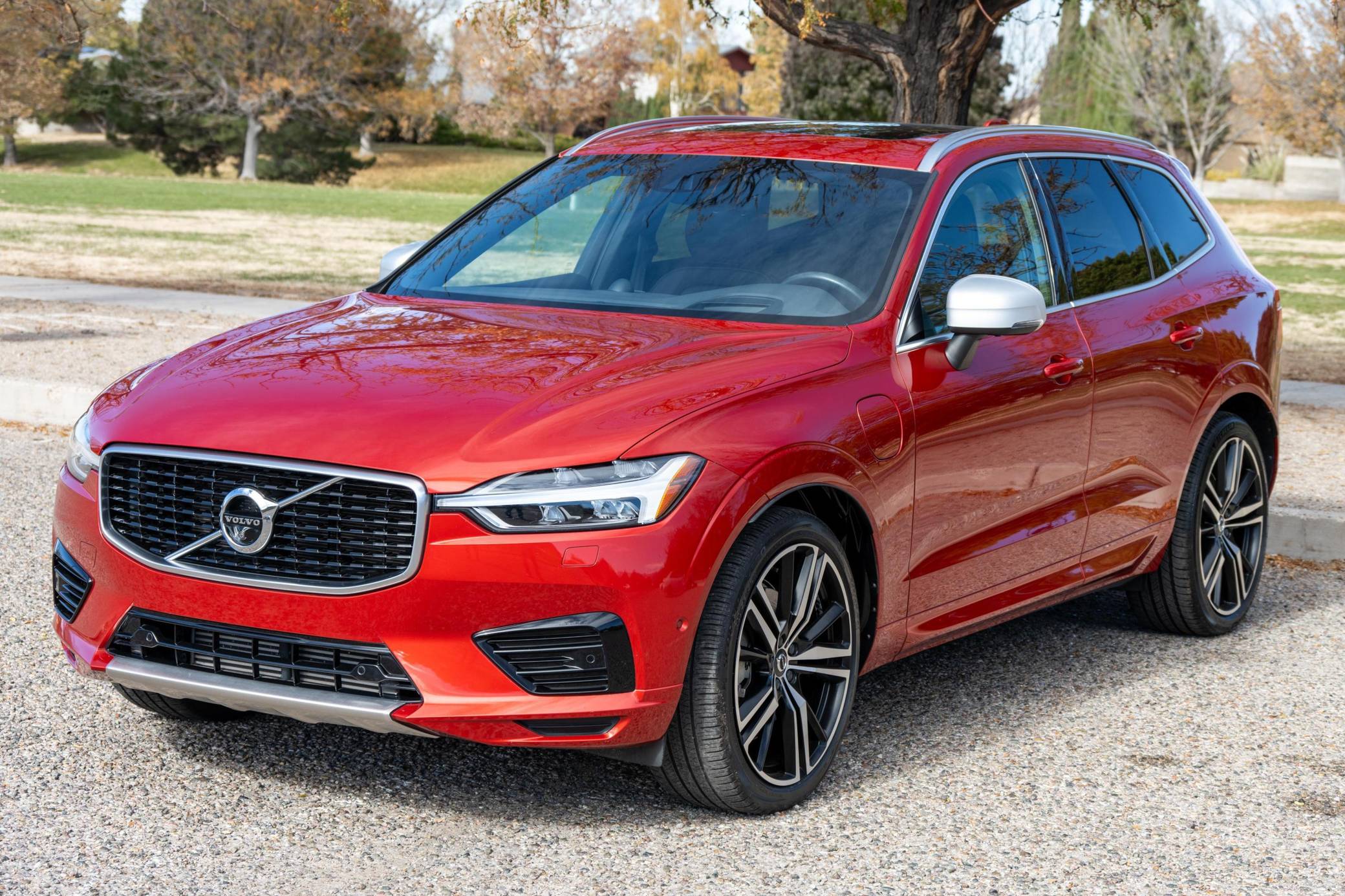 2019 Volvo XC60 T8 E-AWD R-Design