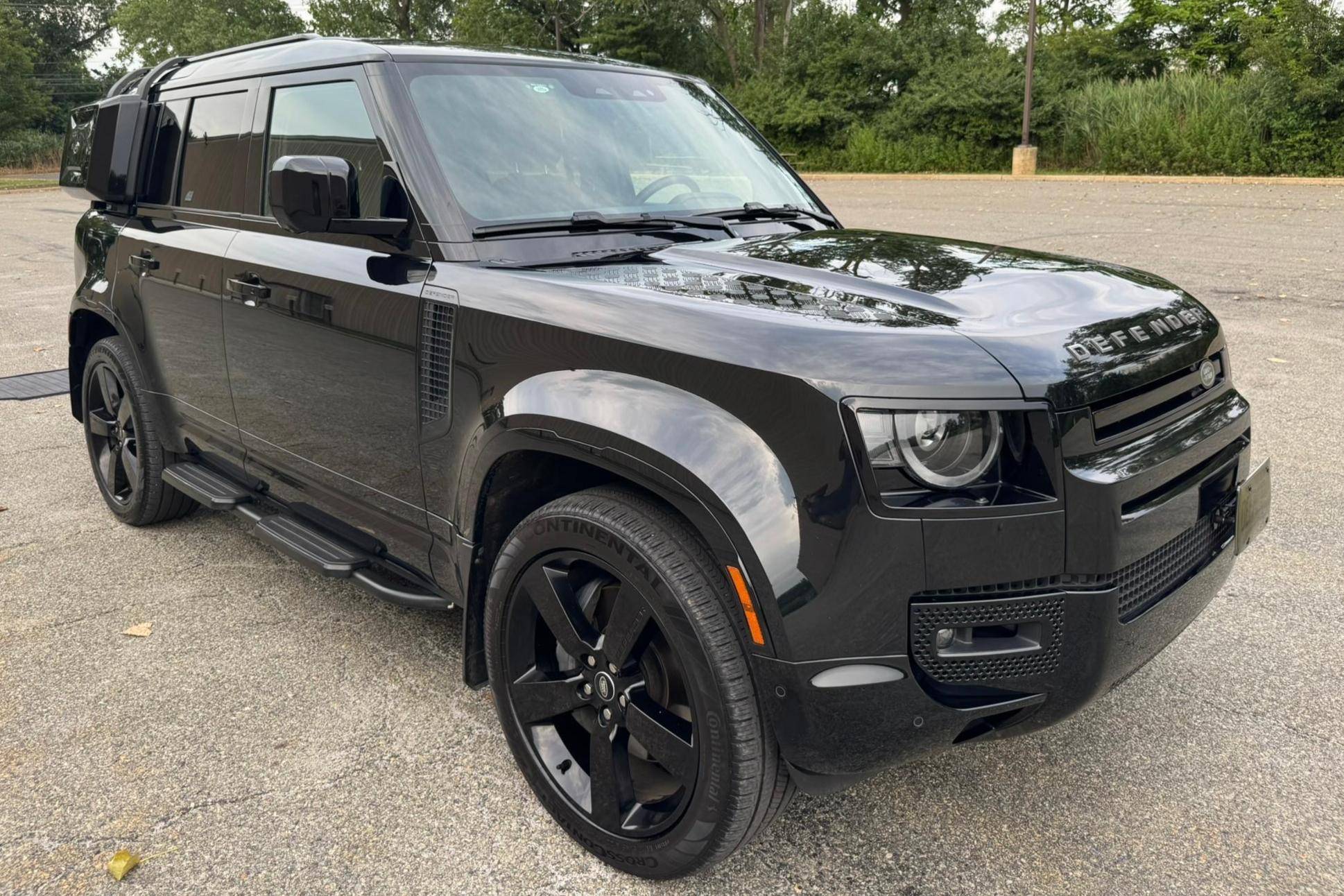 2023 Land Rover Defender 110 X-Dynamic SE — market value and price history