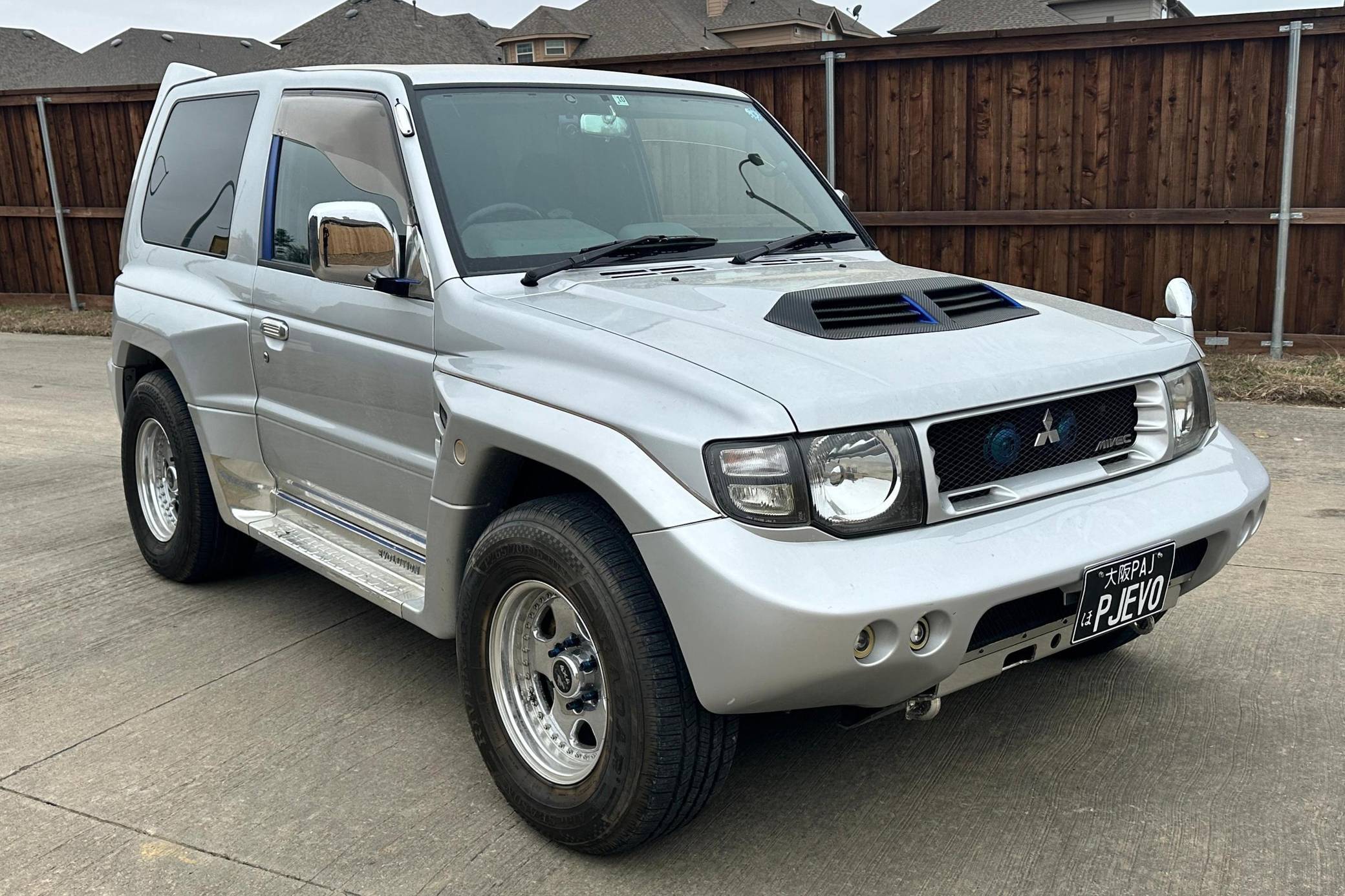 Rare Mitsubishi Pajero Evolution Heads to Auction with Dakar Rally Heritage