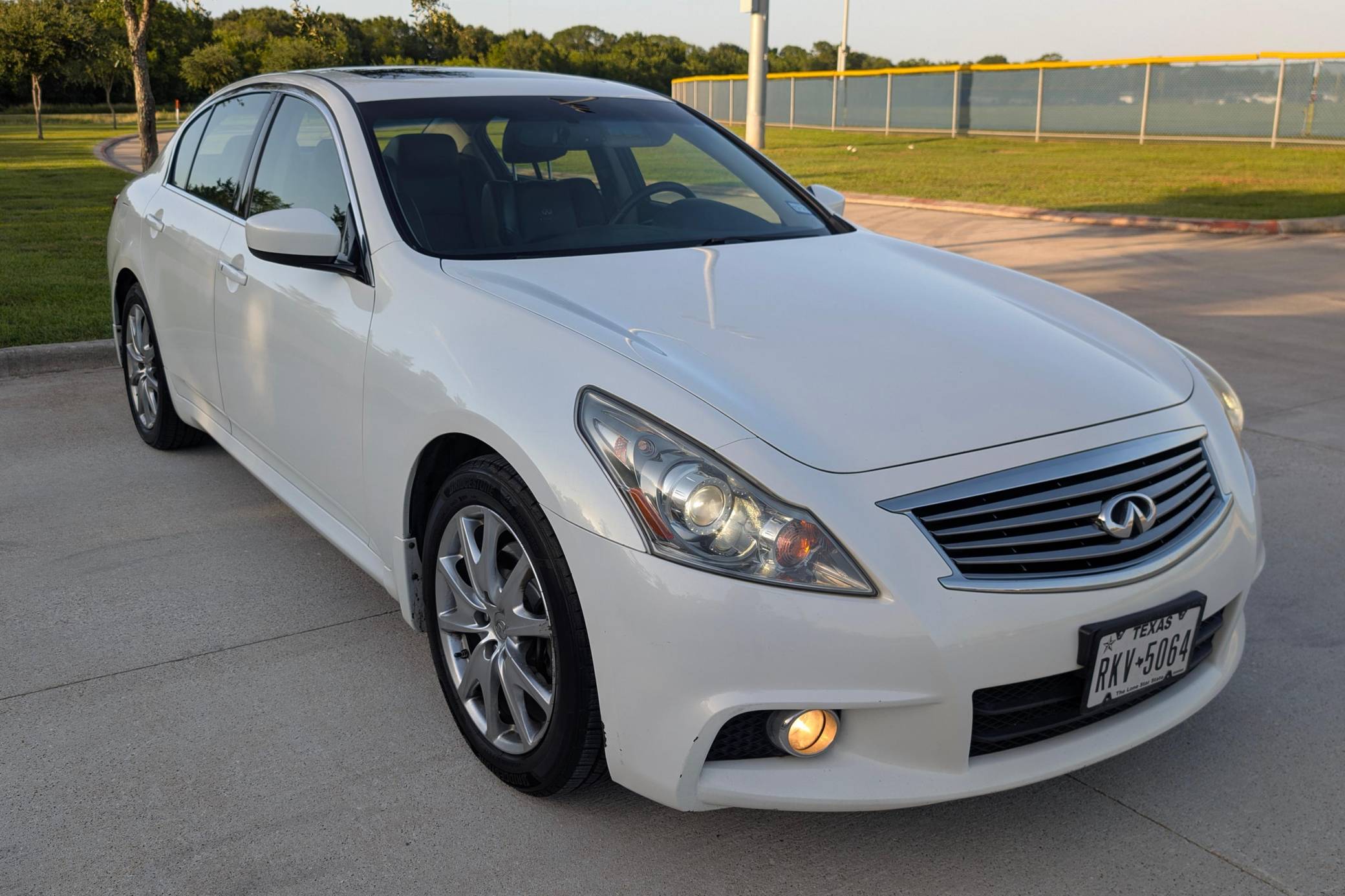 2012 Infiniti G37
