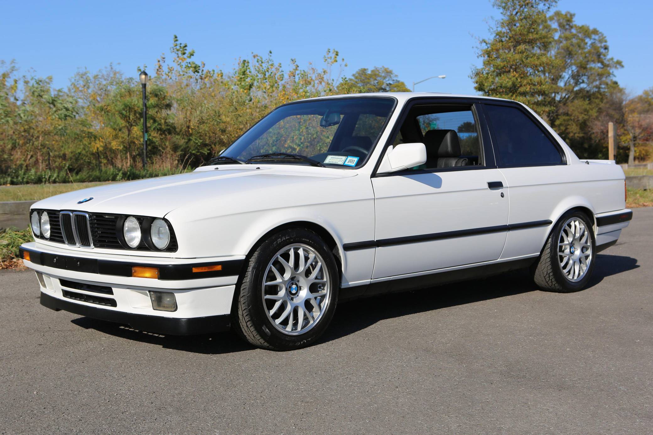 1989 BMW 325is Coupe VIN: WBAAA2307K8262057 for Sale - Cars & Bids