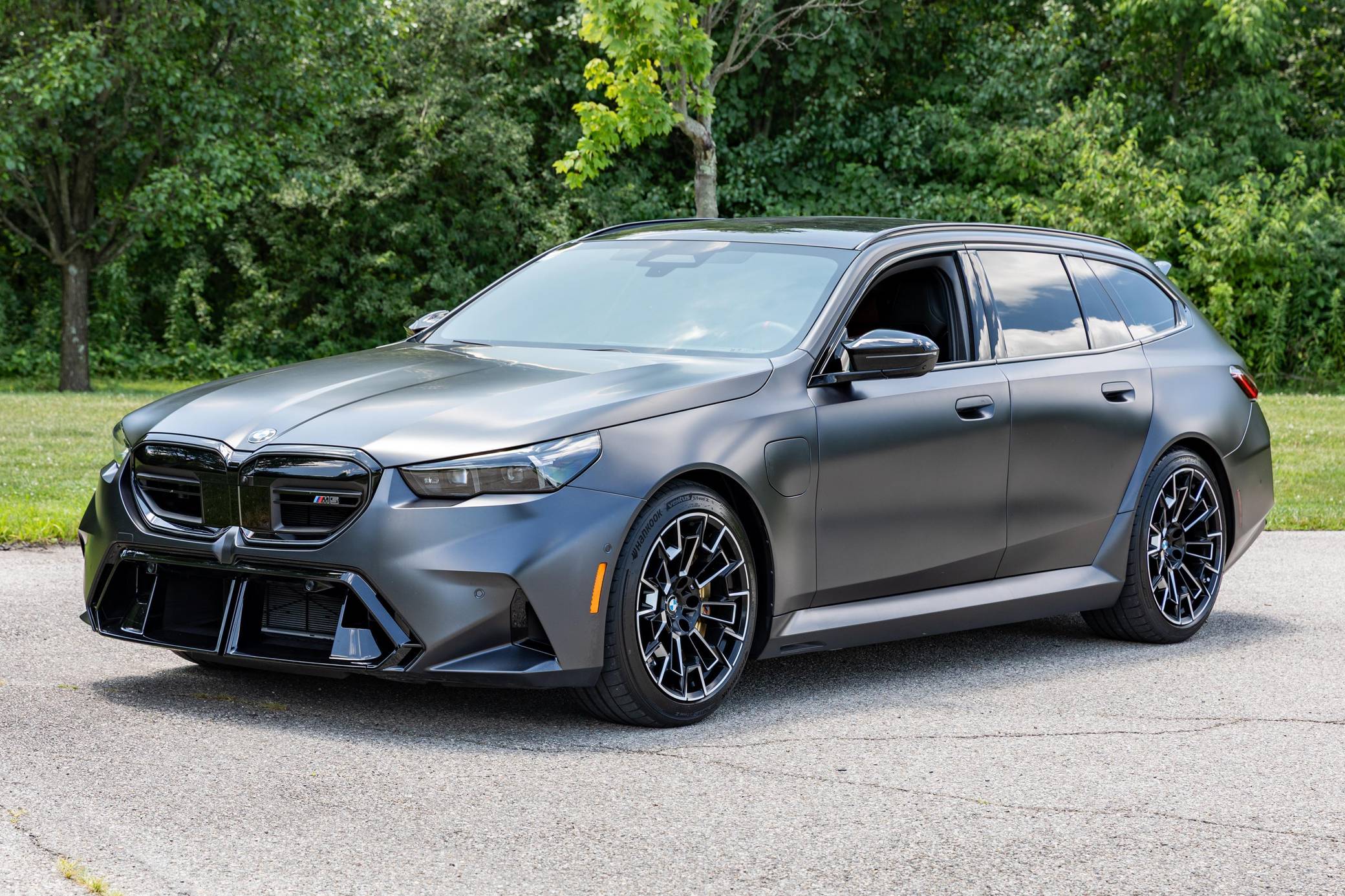 2025 BMW G9X M5