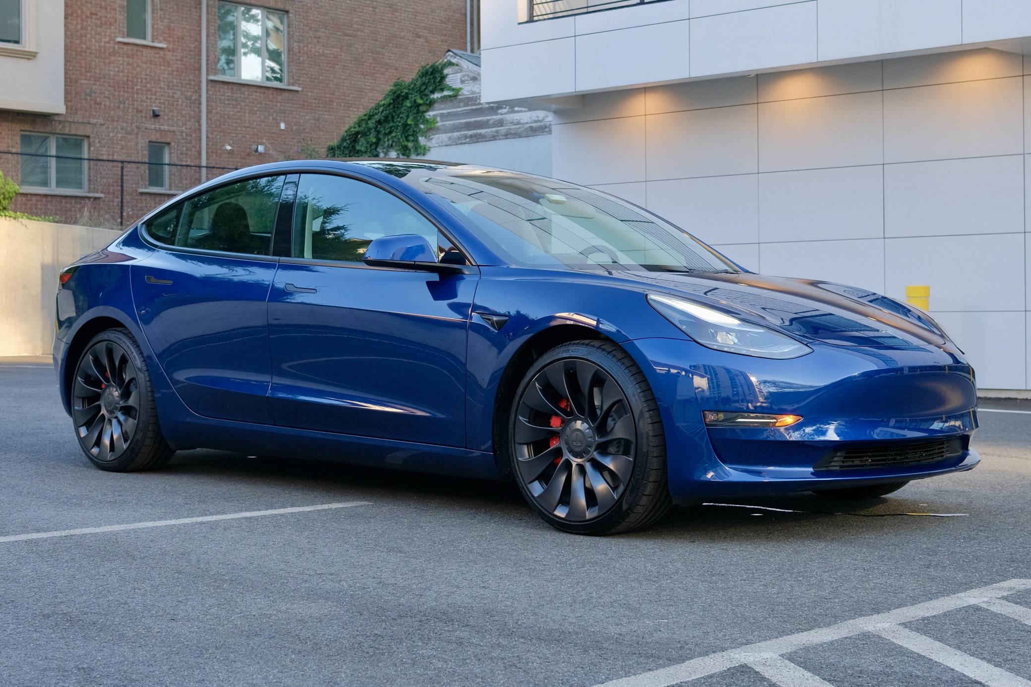 Deep blue clearance tesla model 3