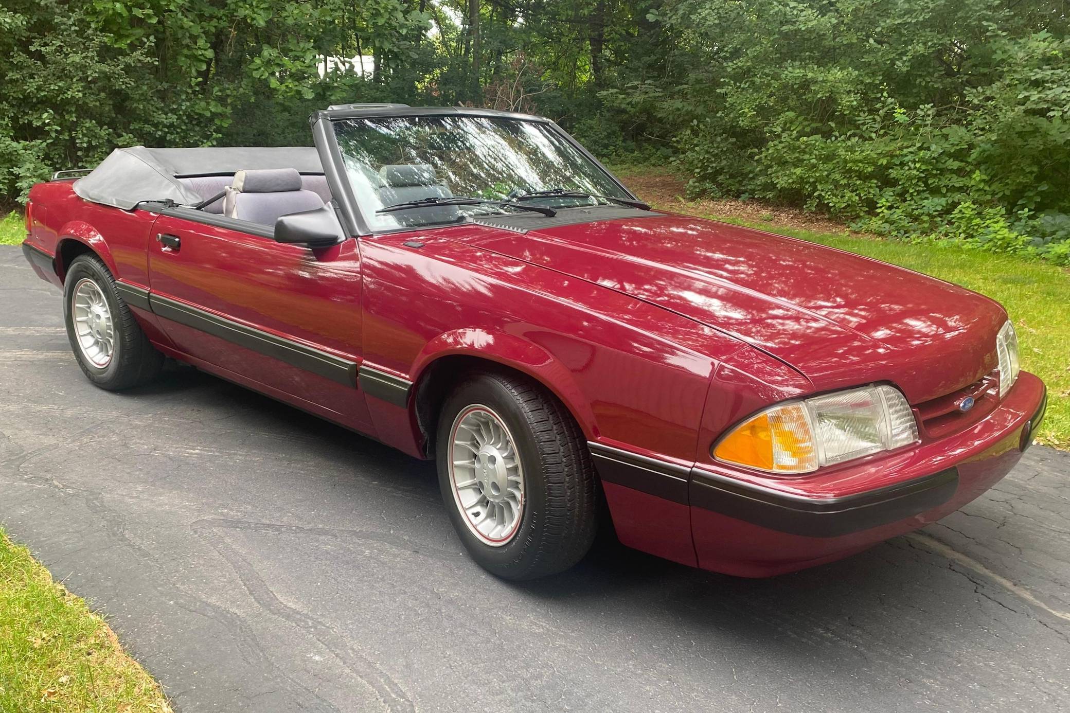 1987 Ford Mustang LX Convertible VIN: 1FABP44A0HF215083 for
