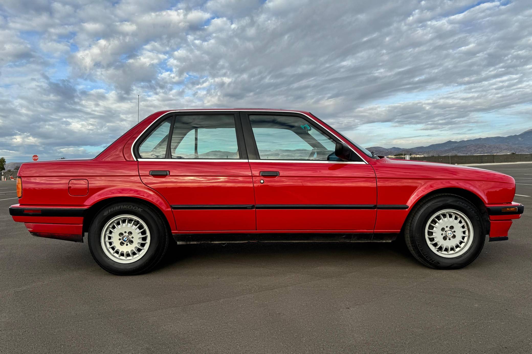 1989 BMW 325i Sedan