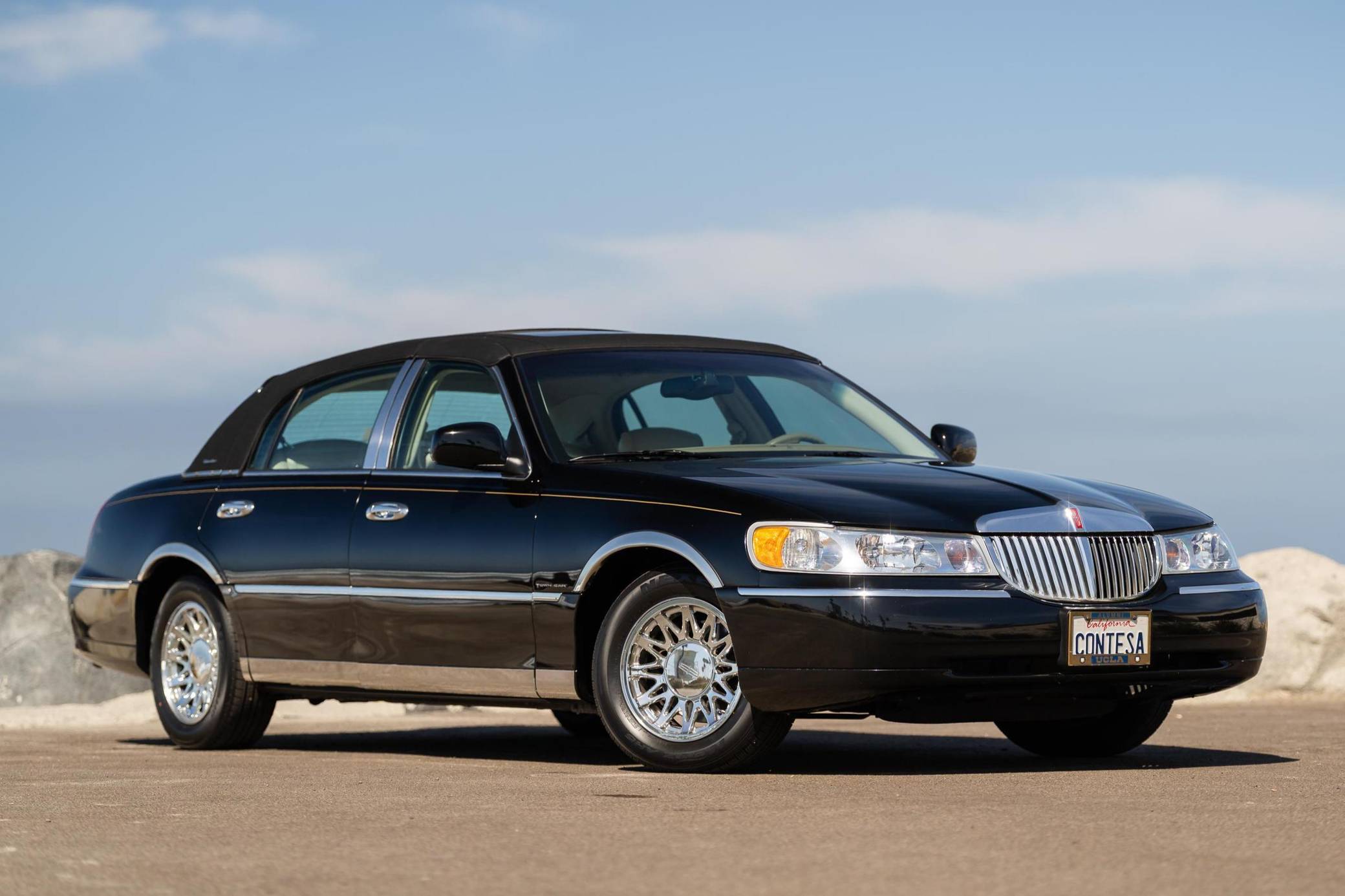 2001 Lincoln Town Car