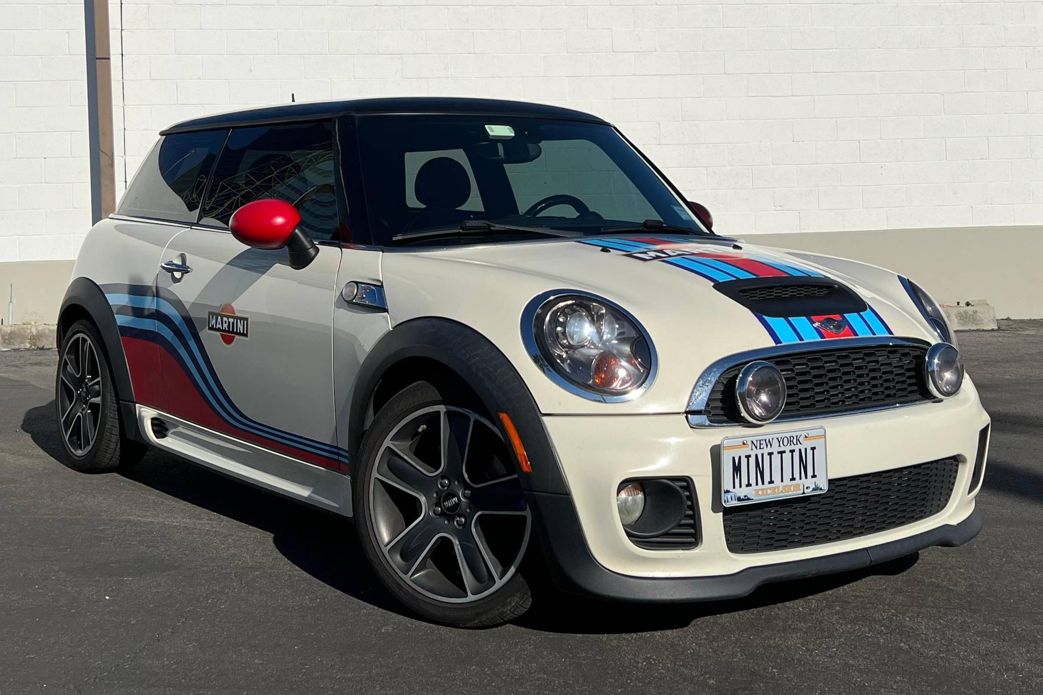 2007 Mini Cooper S VIN: WMWMF73557TT85559 for Sale - Cars & Bids