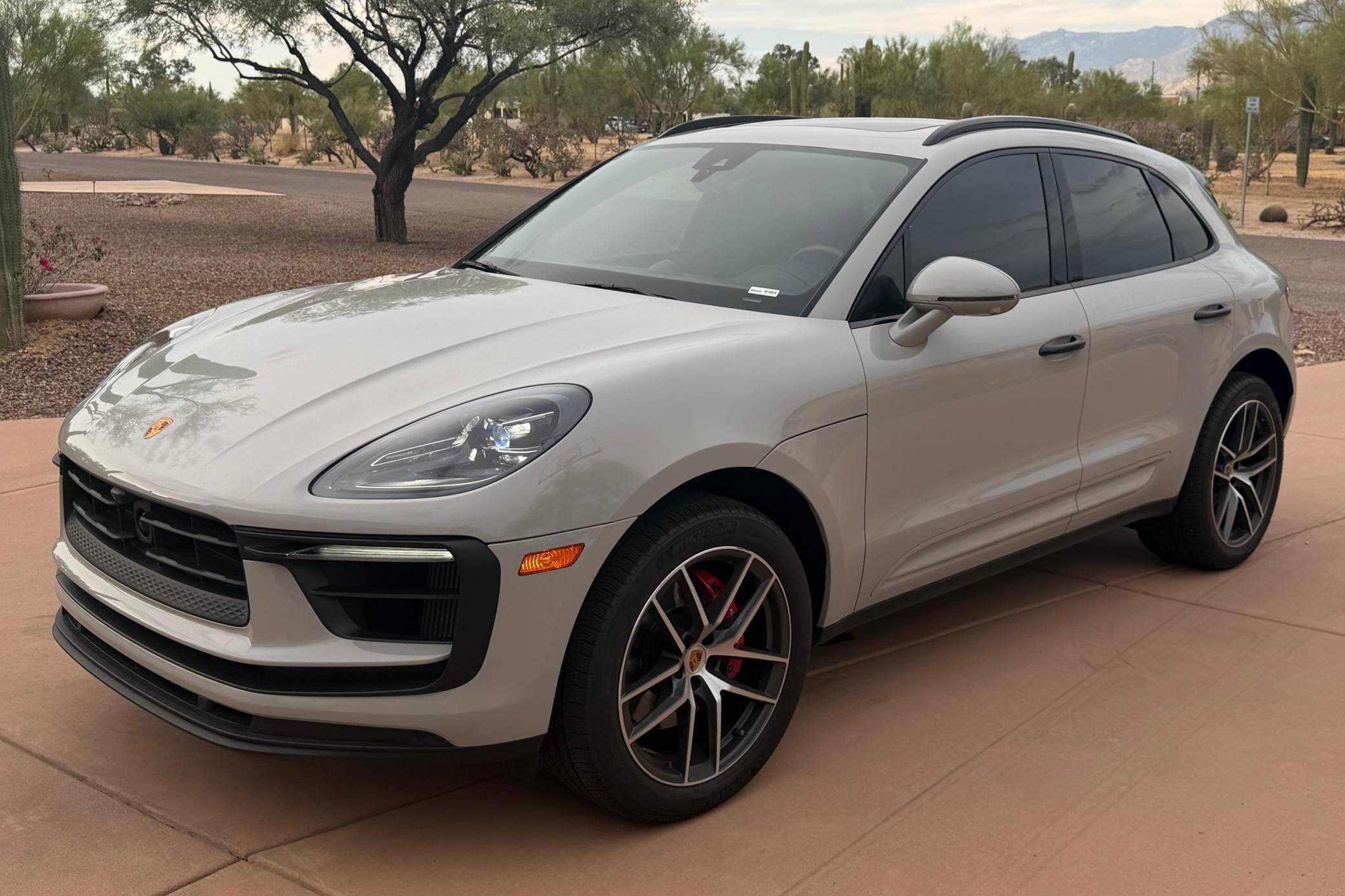 2023 Porsche Macan