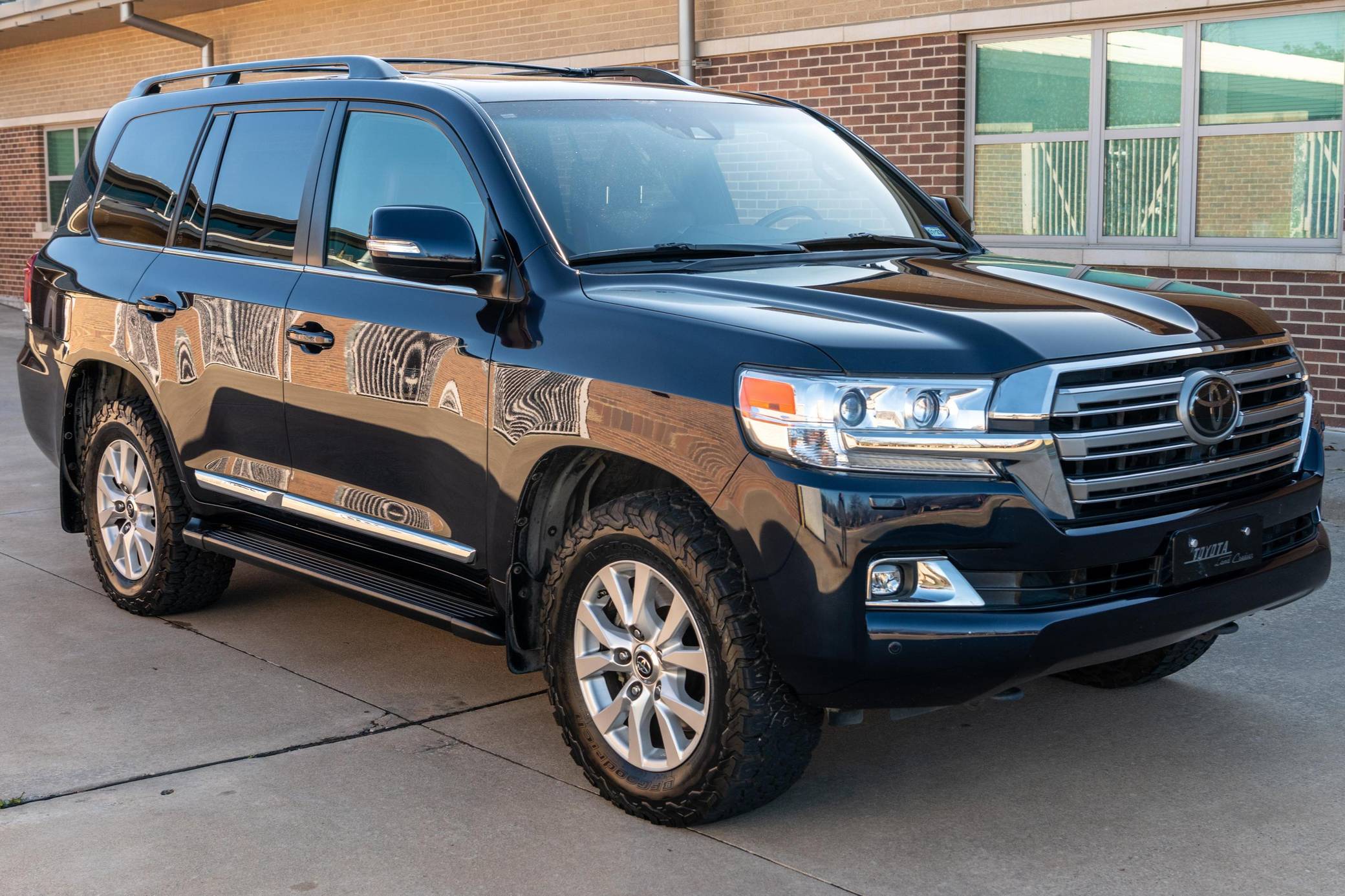 2018 Toyota Land Cruiser