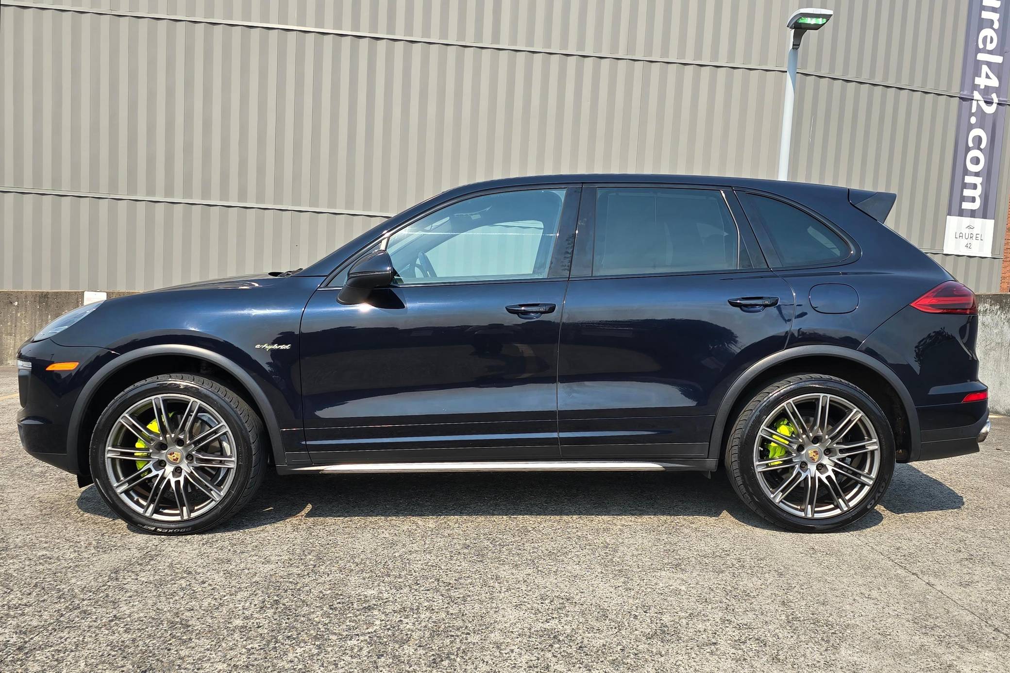 2016 Porsche Cayenne S E-Hybrid