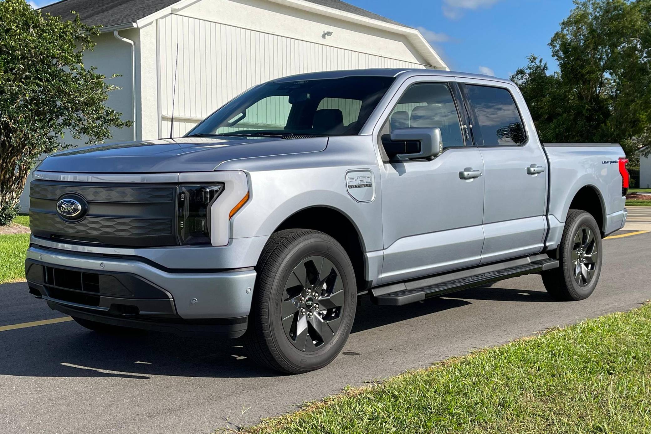 2022 Ford F-150 Lightning Lariat