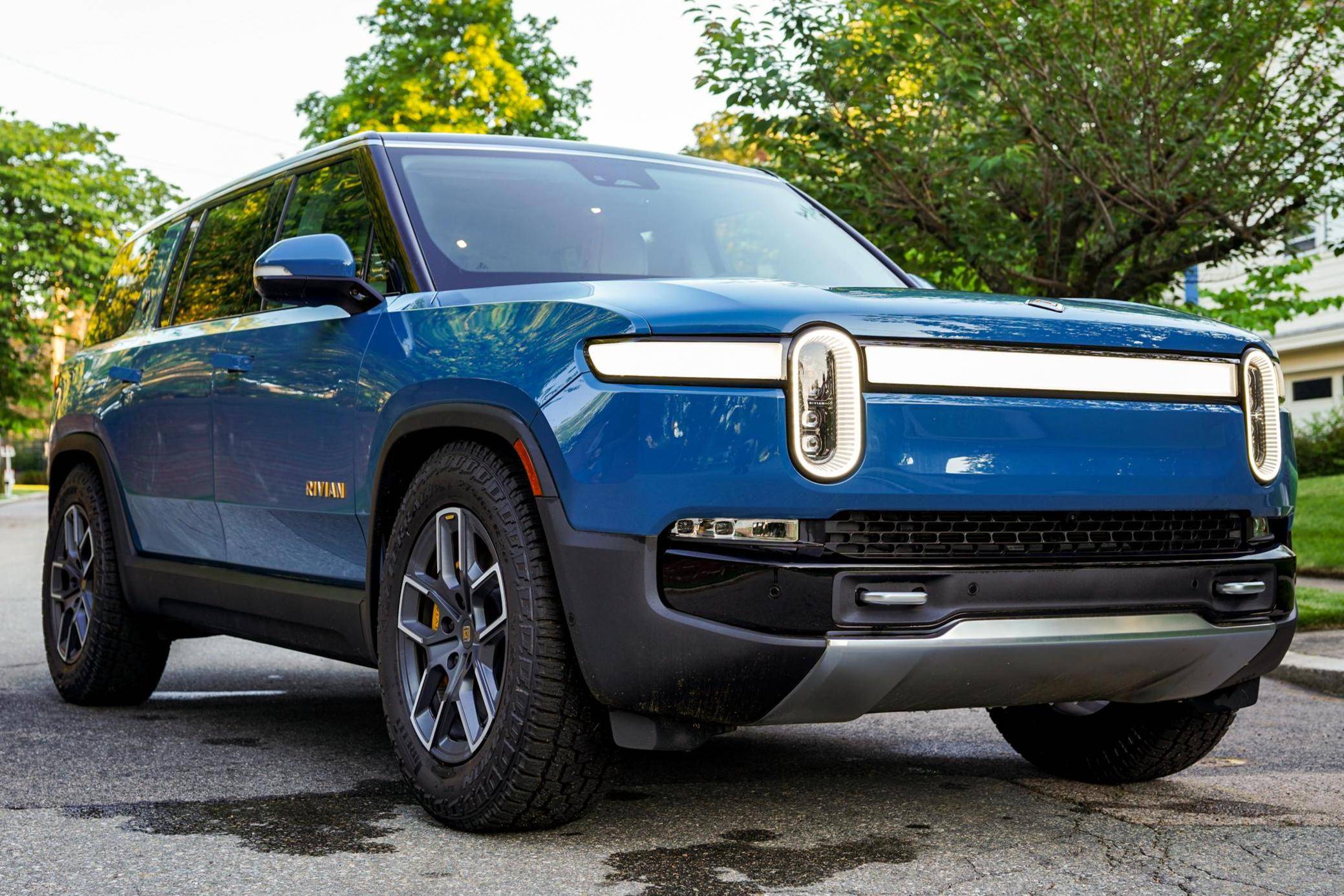 2023 Rivian R1S Adventure Edition