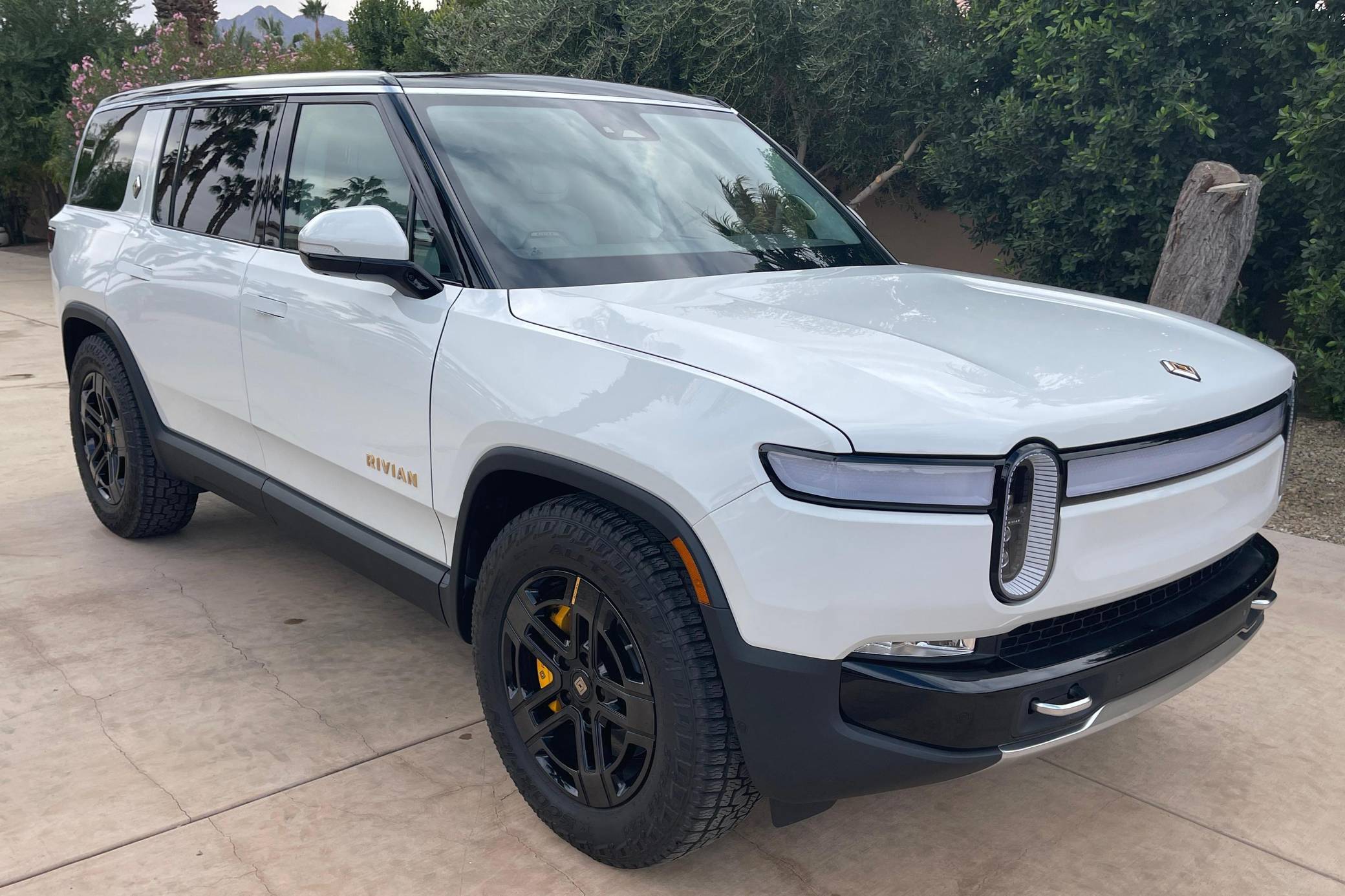 2023 Rivian R1S Adventure Edition