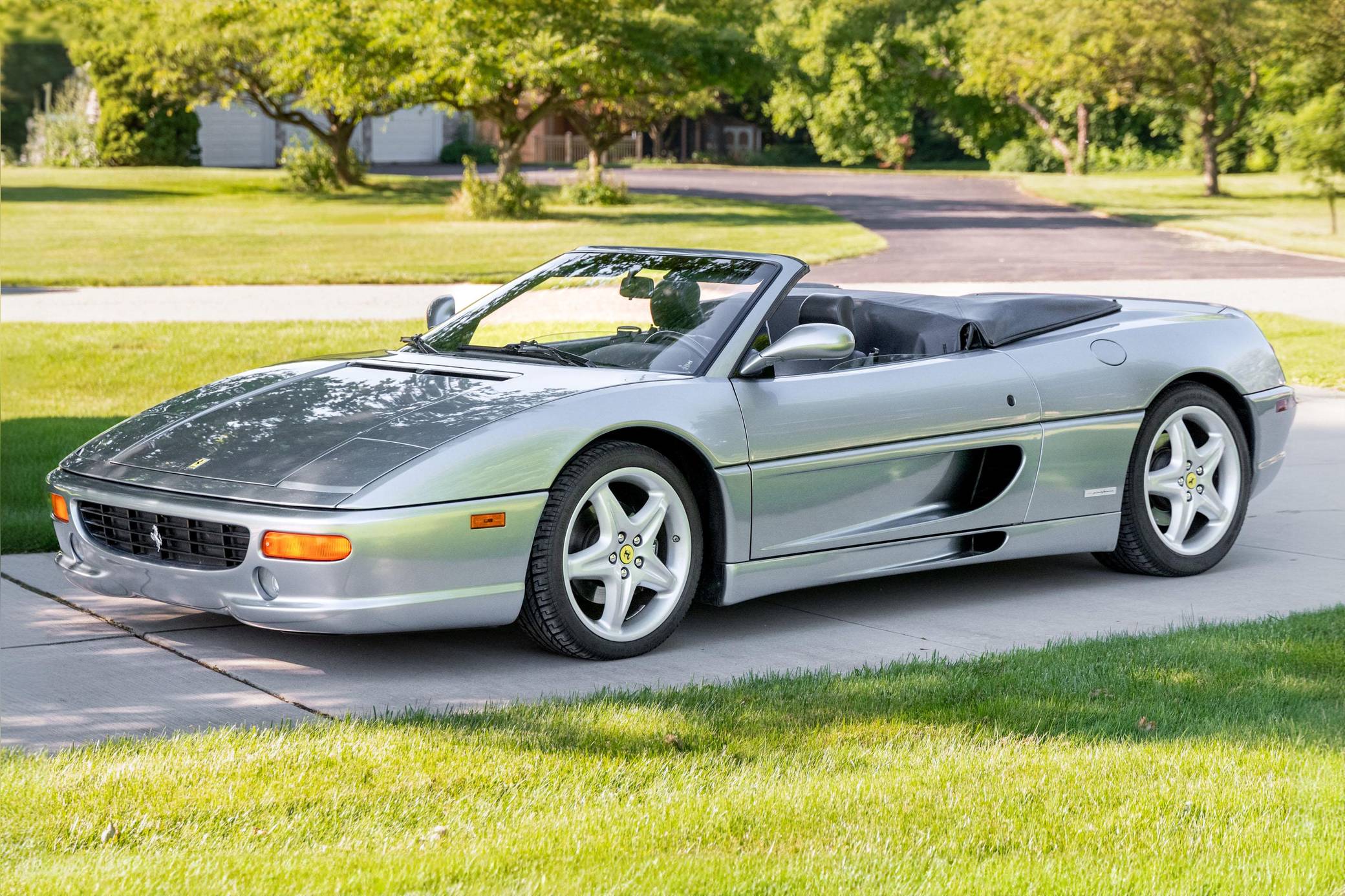 1998 Ferrari F355 Spider VIN: ZFFXR48AXW0112002 for Sale - Cars \u0026 Bids, image size:2080x1386