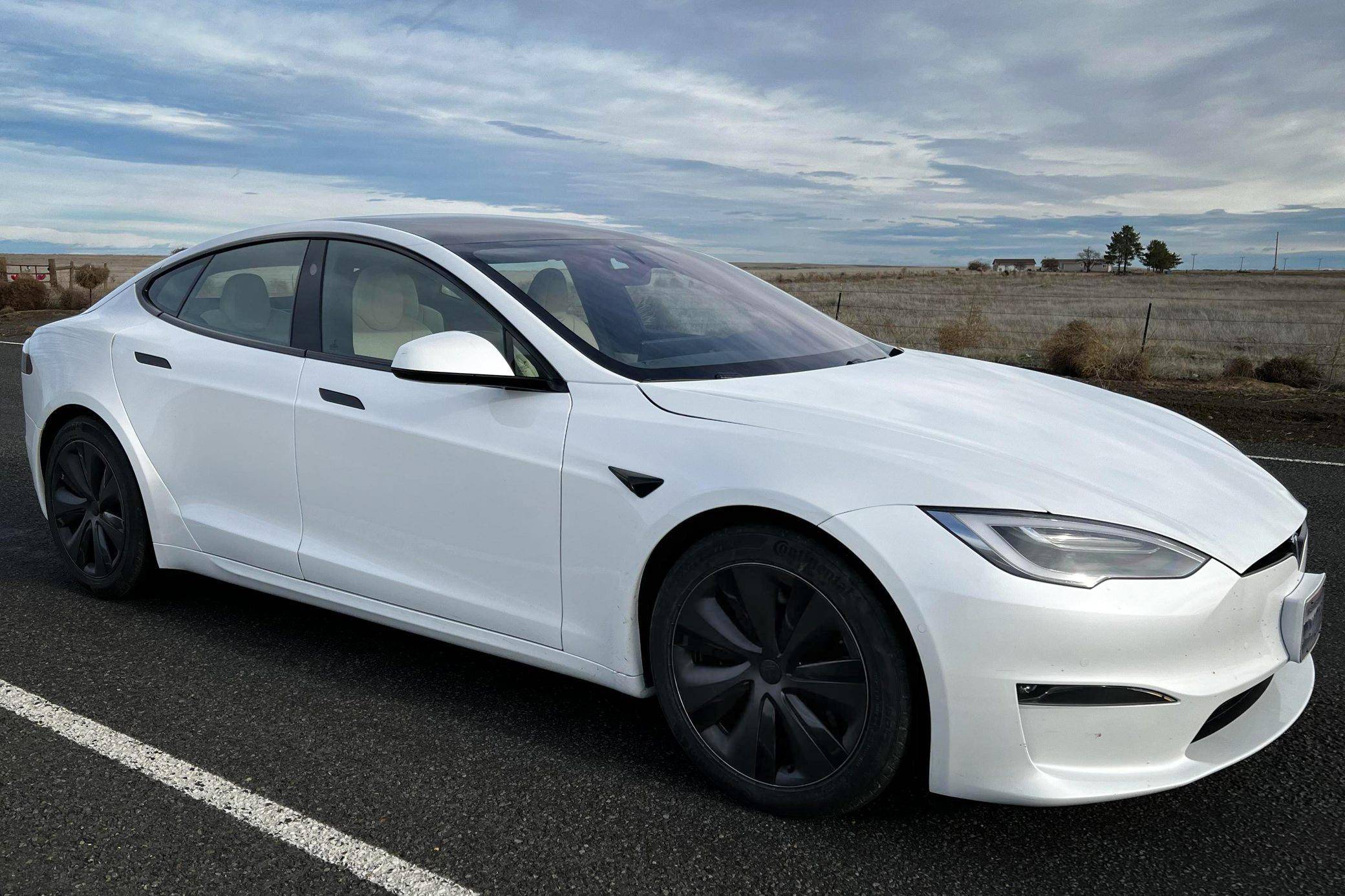 Tesla model 2024 s white