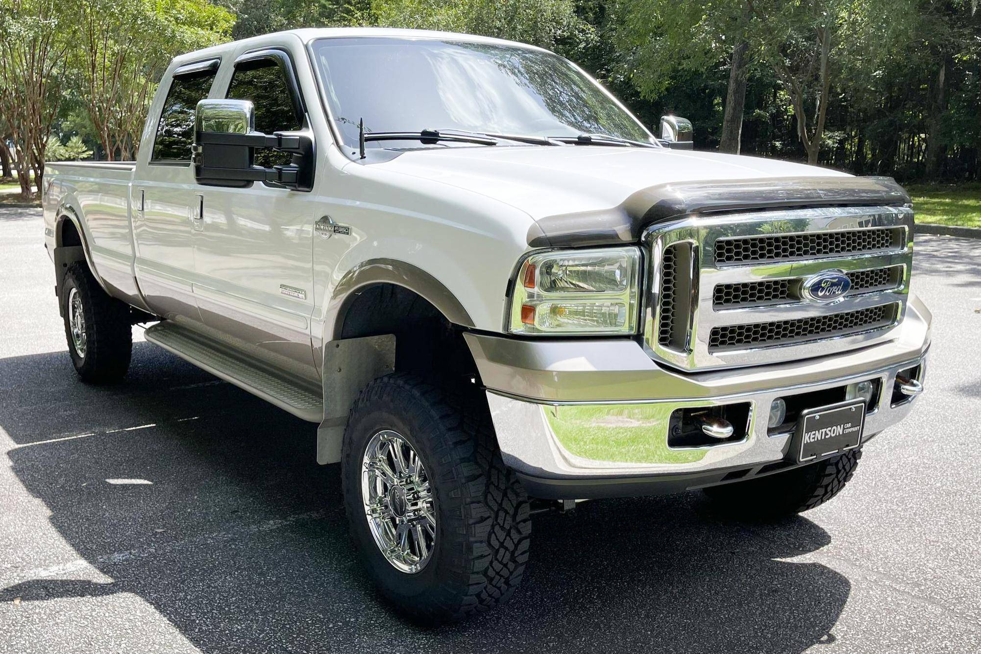 Standard Hood Fender & Mirror Kit | FORD F-350 KING RANCH 2021 Standard Hood Fender & Mirror Kit | FORD F-350 KING RANCH 2021