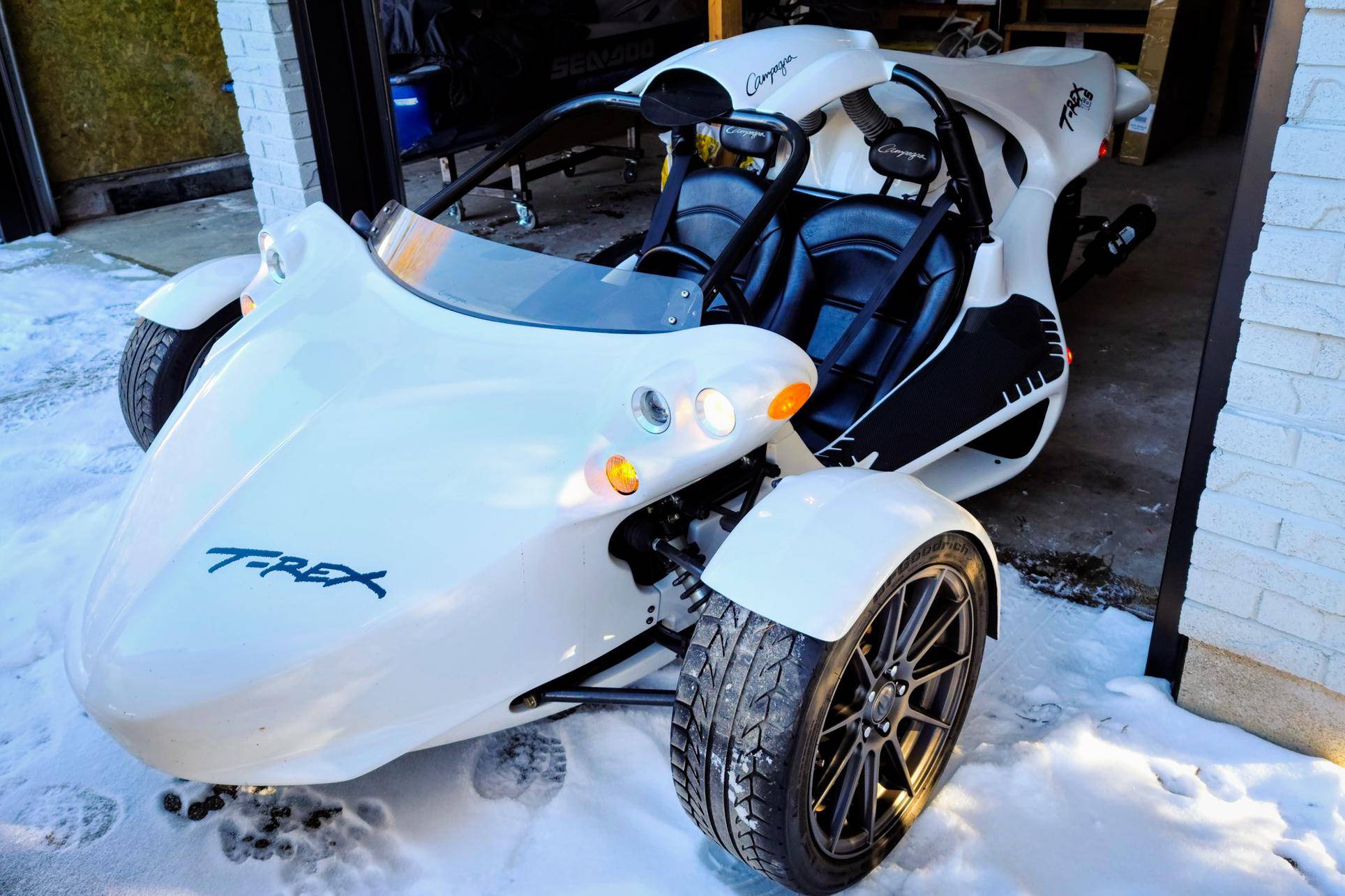 Voiture Tyrannosaure Rex