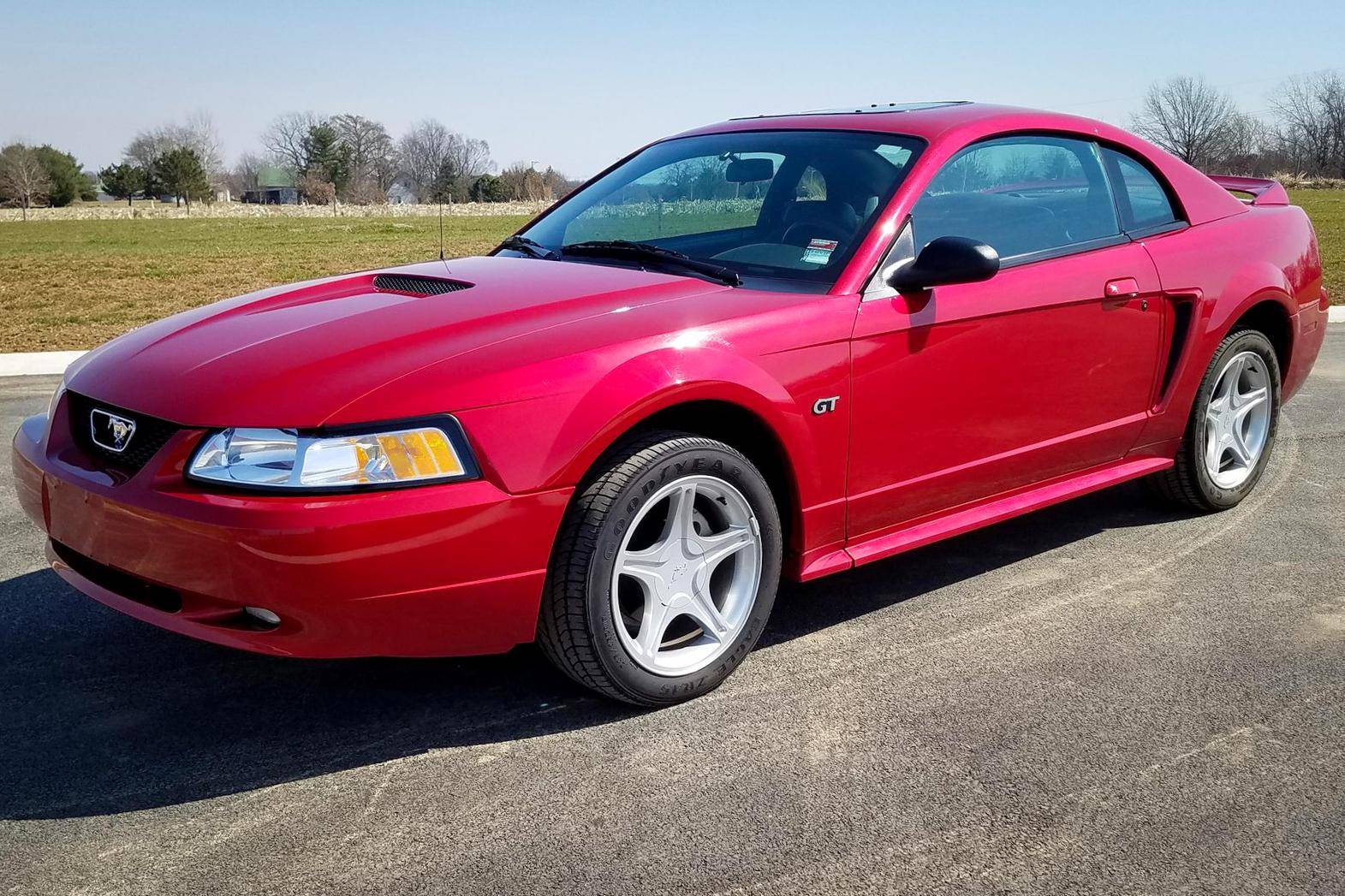 2000 Ford Mustang GT Coupe auction Cars Bids