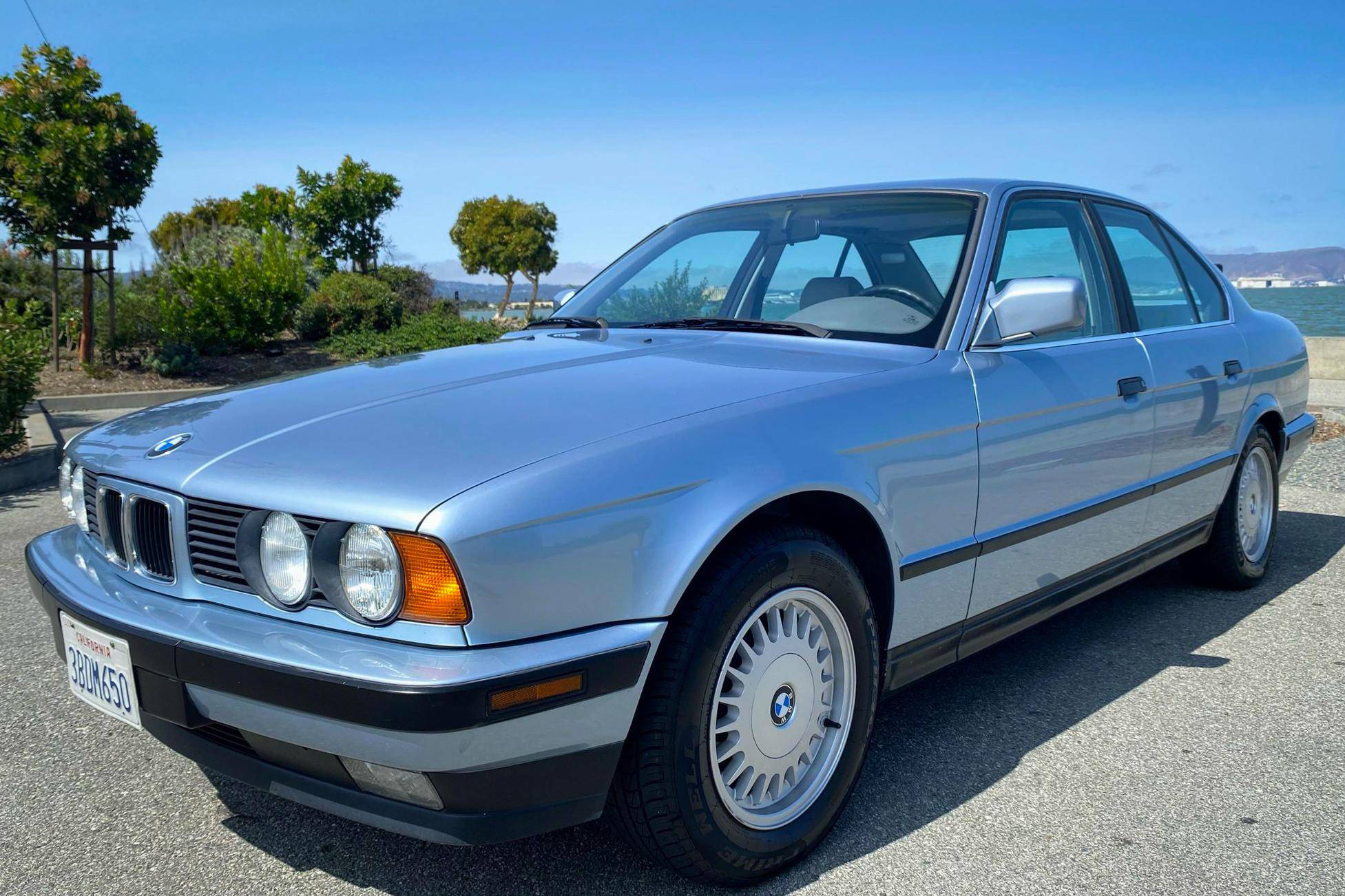 1992 BMW 525i Sedan auction - Cars & Bids