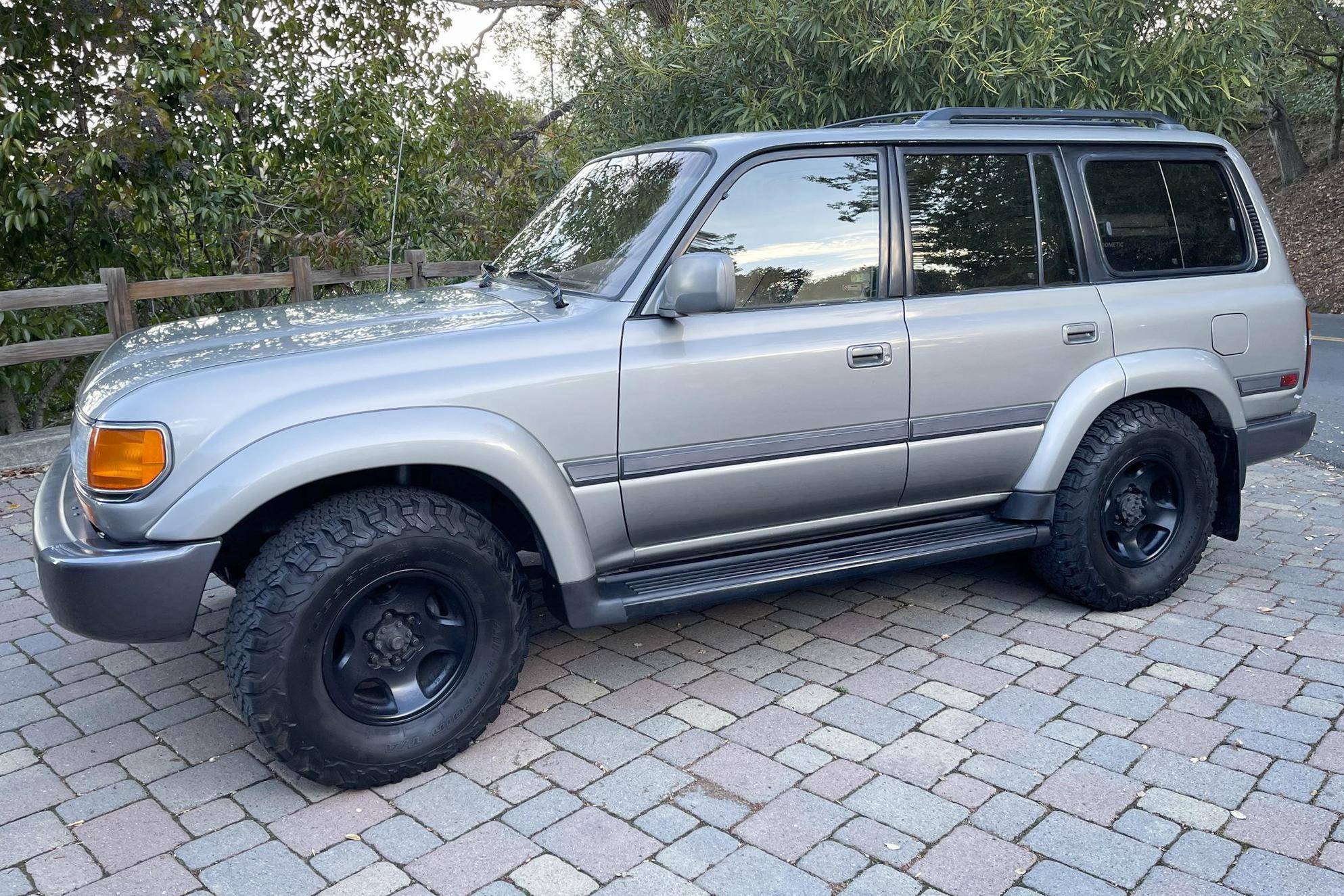 1997 Toyota Land Cruiser auction - Cars & Bids