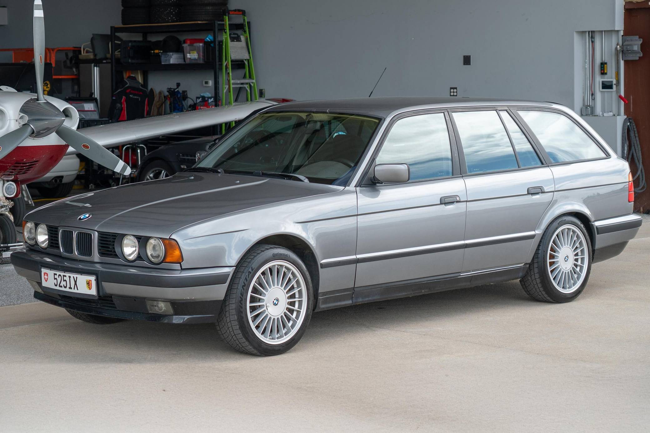 1992 BMW 525iX Touring VIN: WBAHJ71080GD35571 for Sale - Cars & Bids