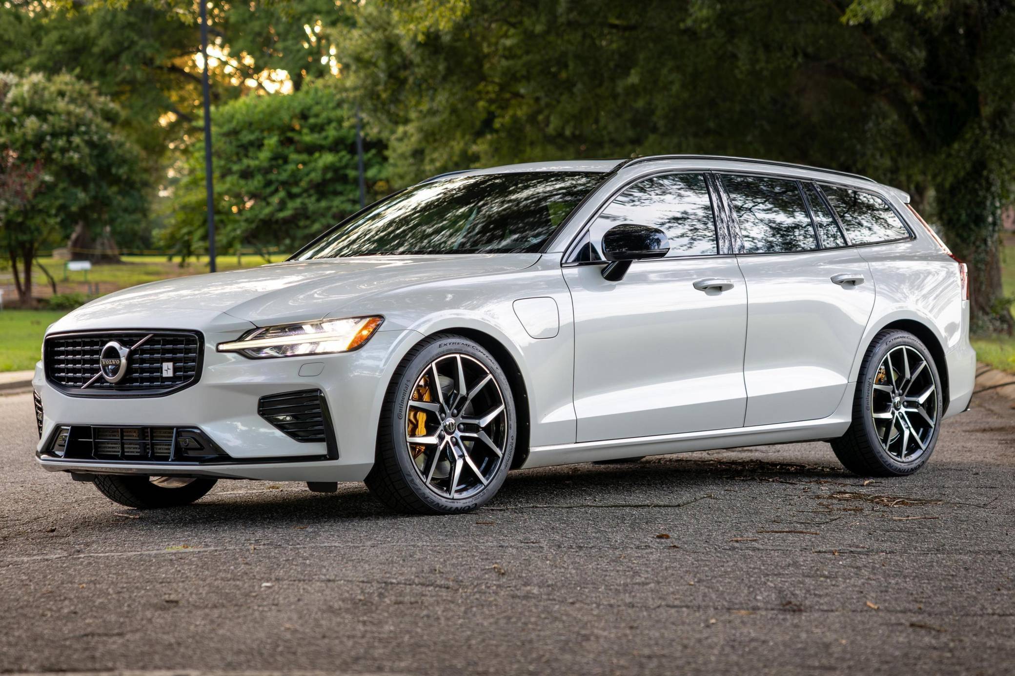 Partial Hood Fender & Mirror Kit | VOLVO V60 CROSS COUNTRY 2023