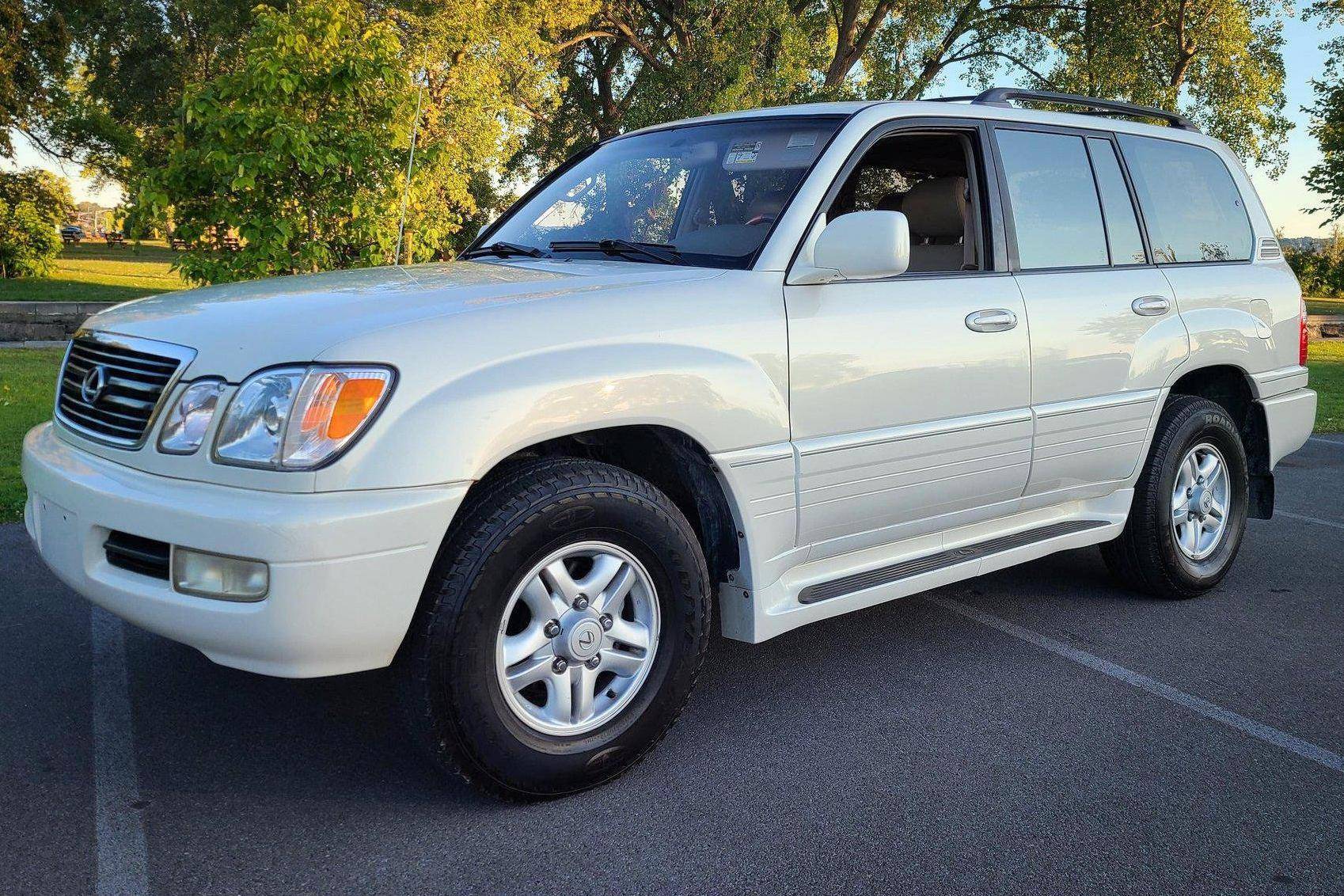 2000 Lexus LX 470 auction - Cars & Bids