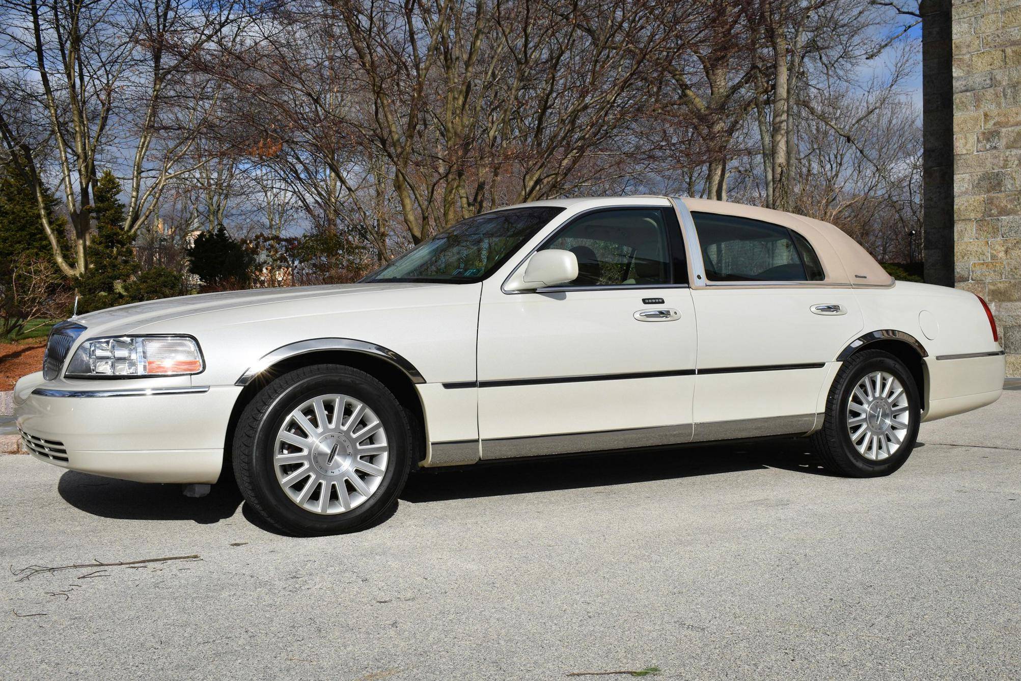 2005 lincoln town car 2024 front bumper